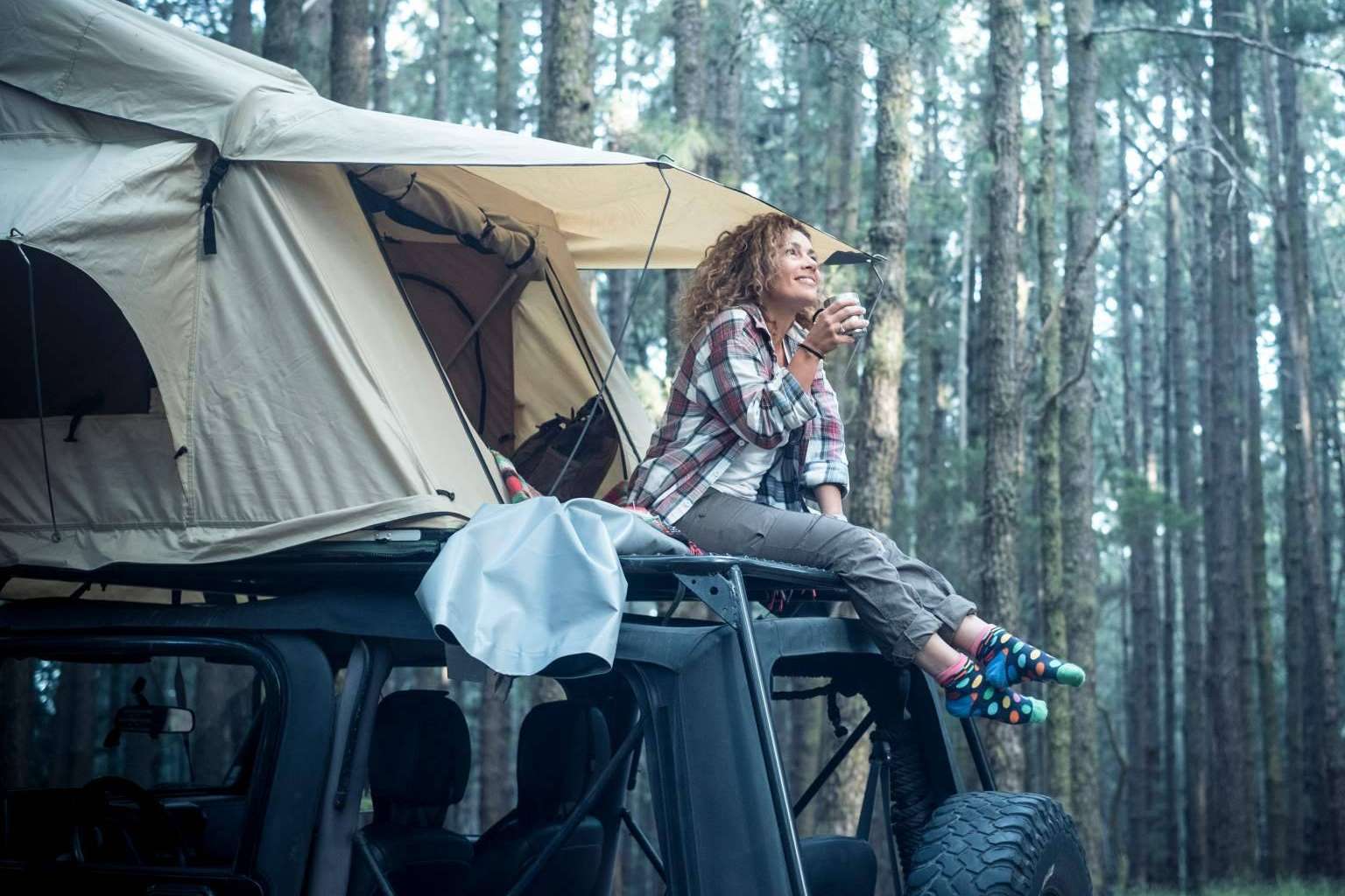 Foxcamper ofrece todo tipo de accesorios para tiendas de techo con el objetivo de tener una escapada a la naturaleza más cómoda