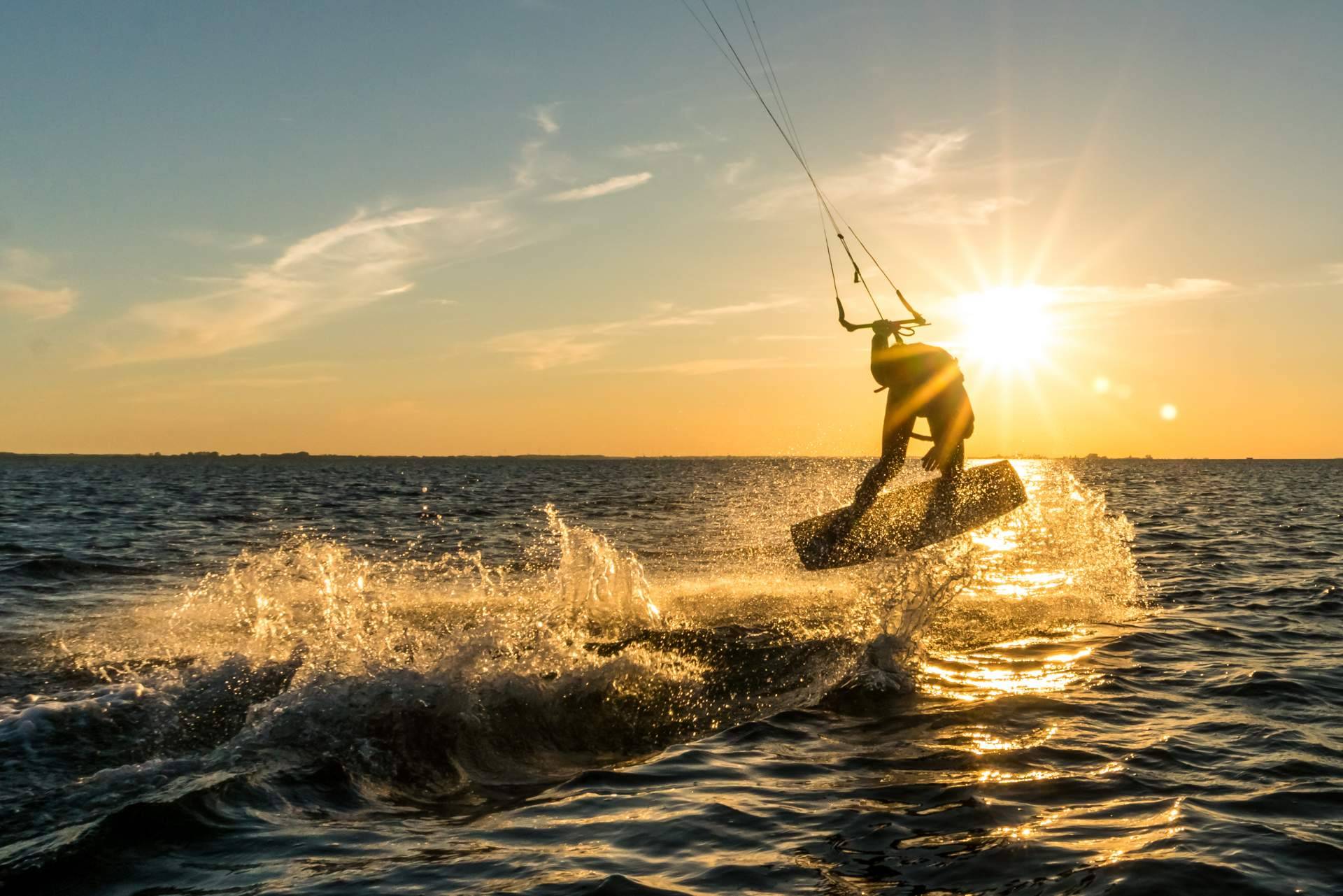 ¿En qué consiste el curso de up-wind y cambio de dirección de la escuela de kitesurf de Tarifa 3Sixty Kite School?