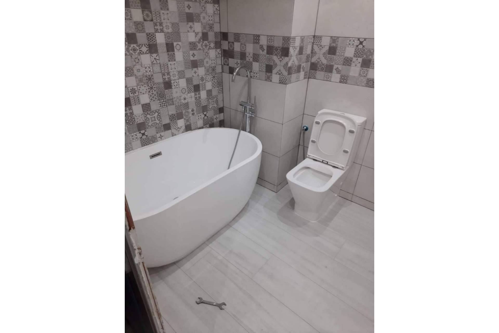 Reformas integrales de pisos, chalets y locales, con Peluani Construcciones