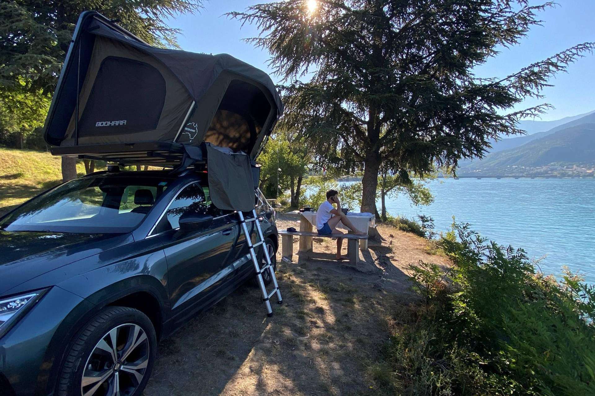Viajar con una tienda de techo de la mano de Foxcamper