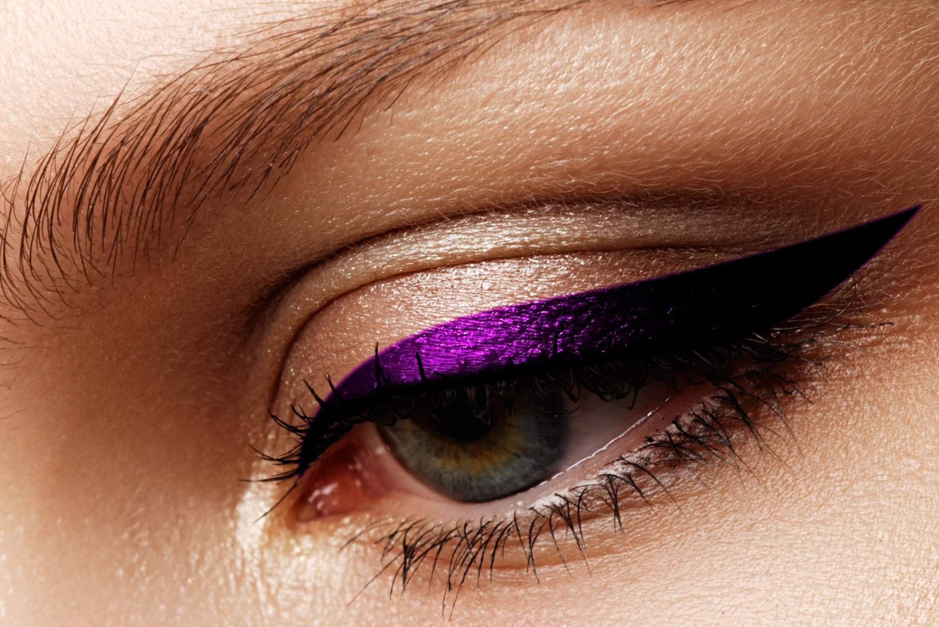 ¿Dónde encontrar las nuevas tendencias de maquillaje con eyeliner y rubor?: A de Ahorro