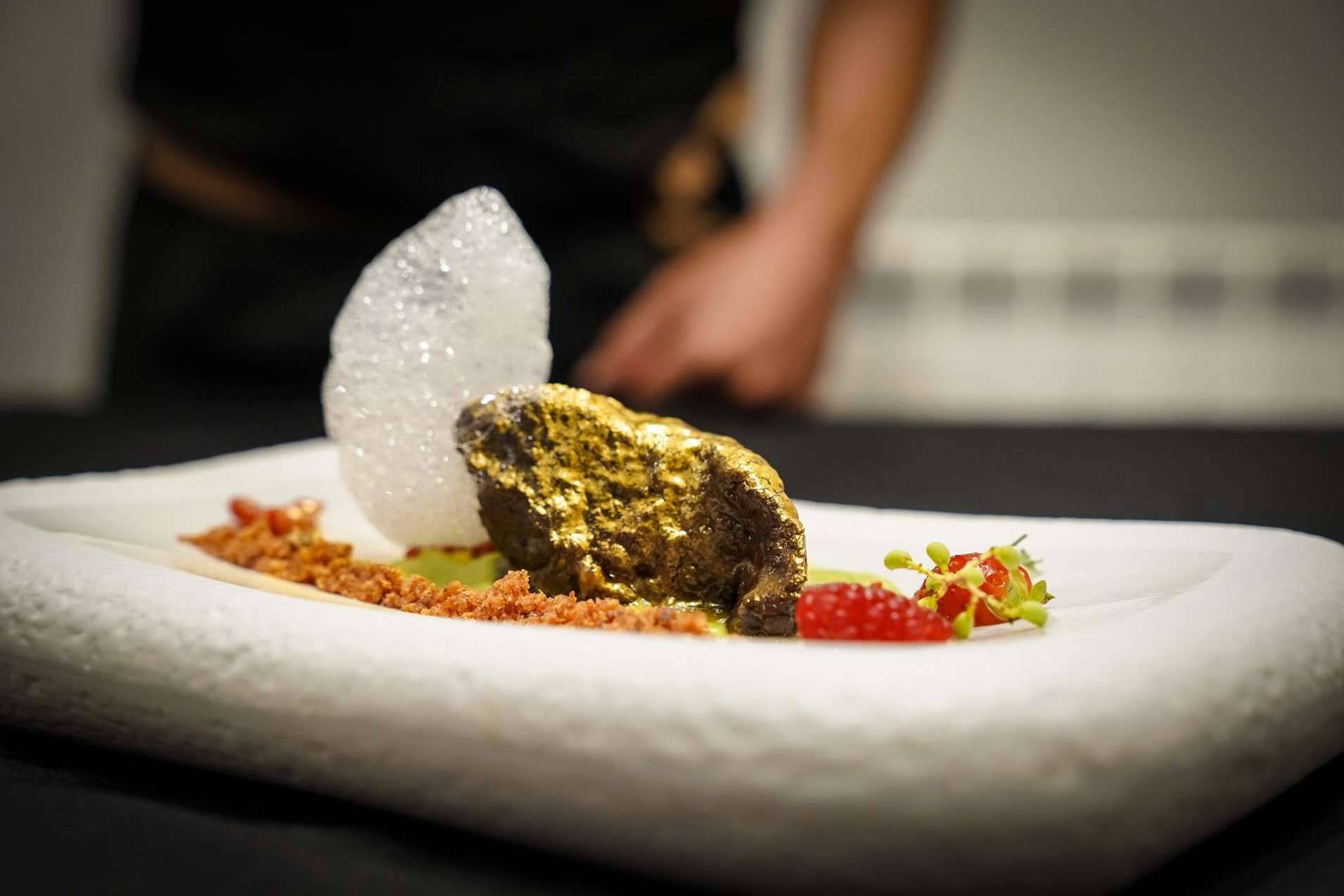 Tener un restaurante gourmet en casa es posible con el reconocido chef Víctor Comín