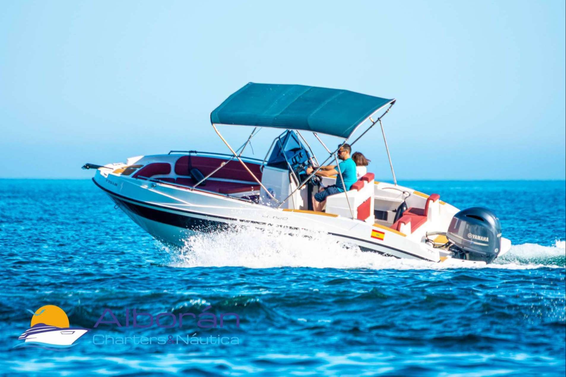 Alboran Charters: disfrutar durante todo el año de los paseos en barco