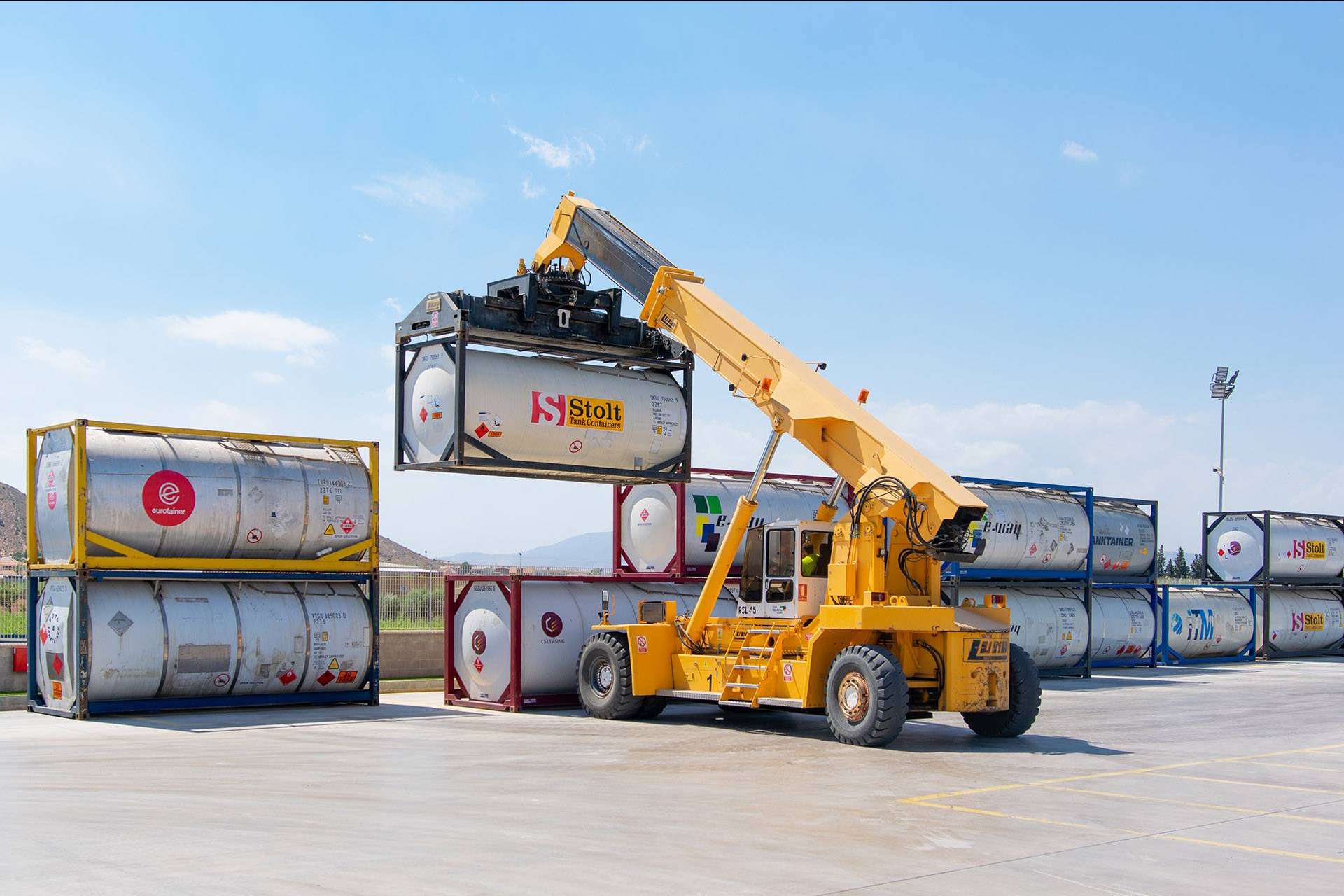 Las ventajas de contar con Grupo Marítima Sureste para llevar a cabo procedimientos de transporte, manipulación y almacenamiento de mercancías peligrosas