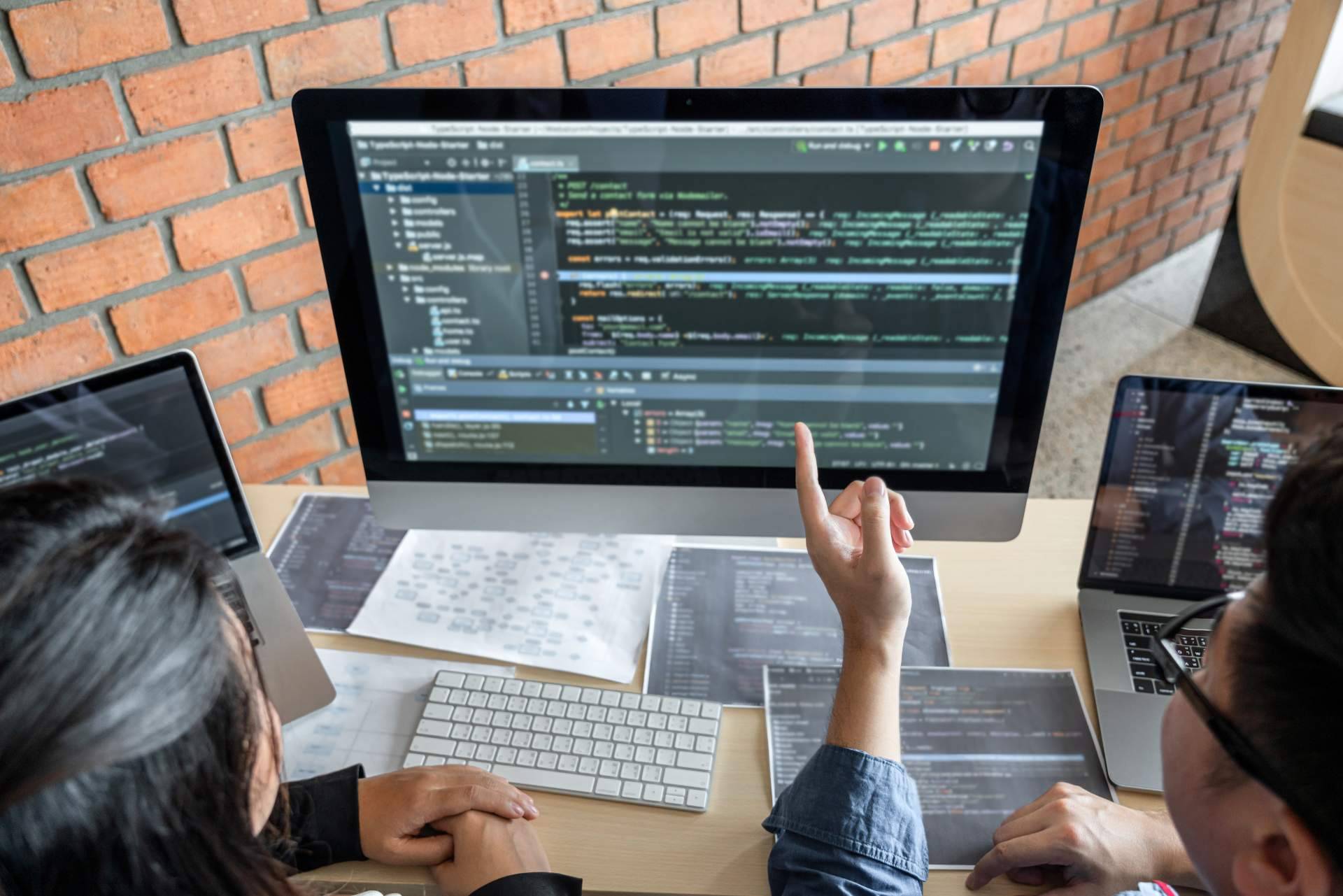 Los riesgos de no implementar un software ERP de EV4