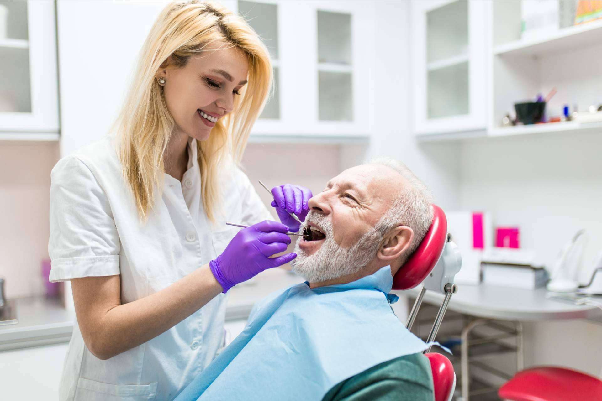 Ahora La Pobla de Vallbona: ¿Cómo seleccionar a un especialista en implantes dentales?
