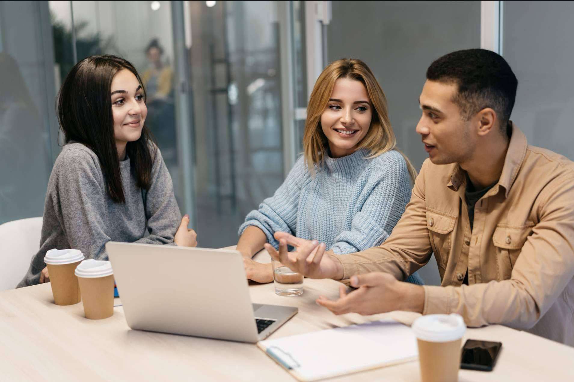 Learn spanish in Spain con la escuela de idiomas TLCdénia
