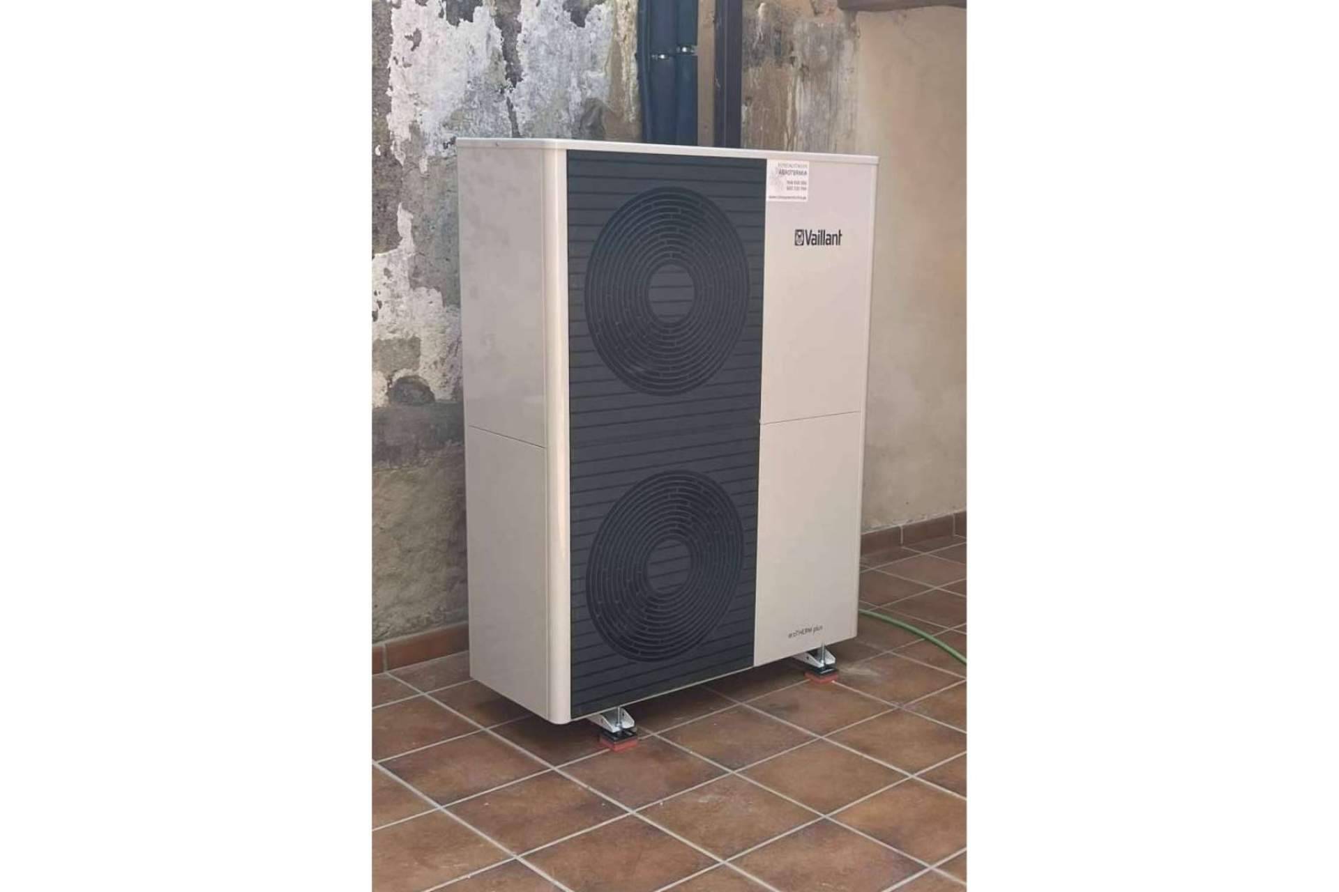 Sustituir caldera antigua sin cambiar radiadores con Aerotermia Vaillant de R290, por Clima y Aerotermia