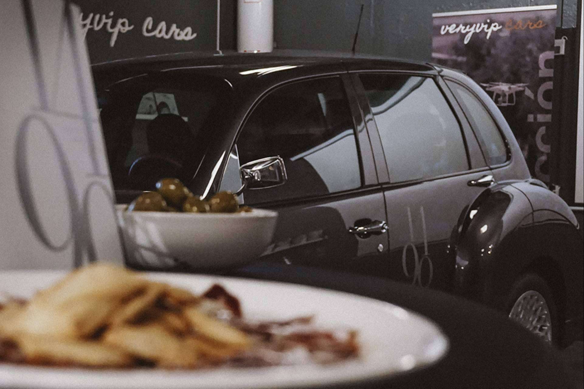 Razones del éxito del alquiler de coches retro para eventos corporativos