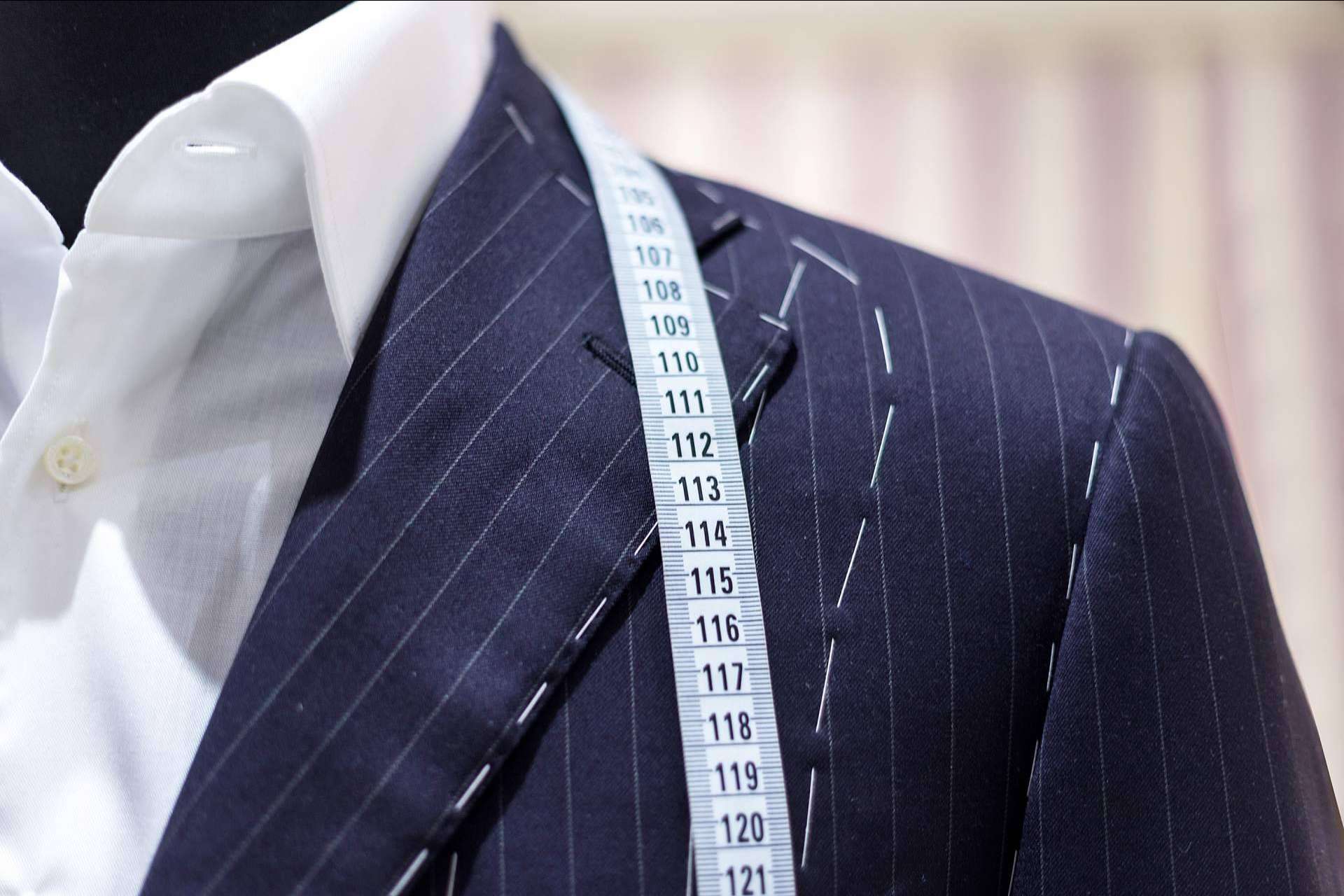 Servicio de trajes a medida para hombres y mujeres en Madrid de la mano de Sastrería Gentleman