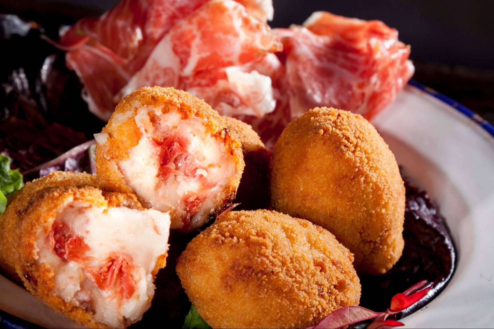 Las infinitas posibilidades de crear alimentos con jamón, la joya española