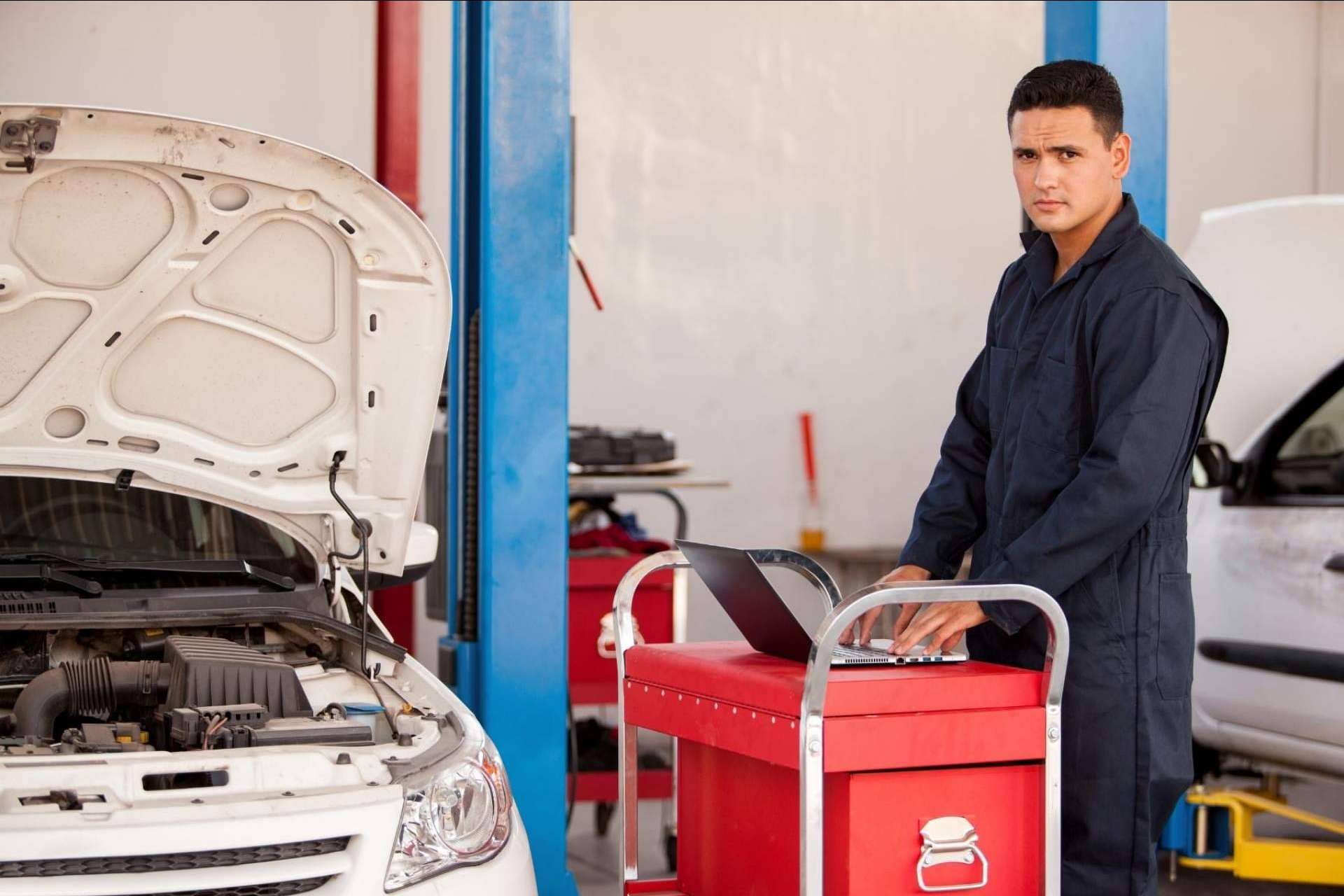 Arreglatelo dispone en su stock de una de las mejores máquinas de diagnóstico profesional para coches, camiones y autobuses