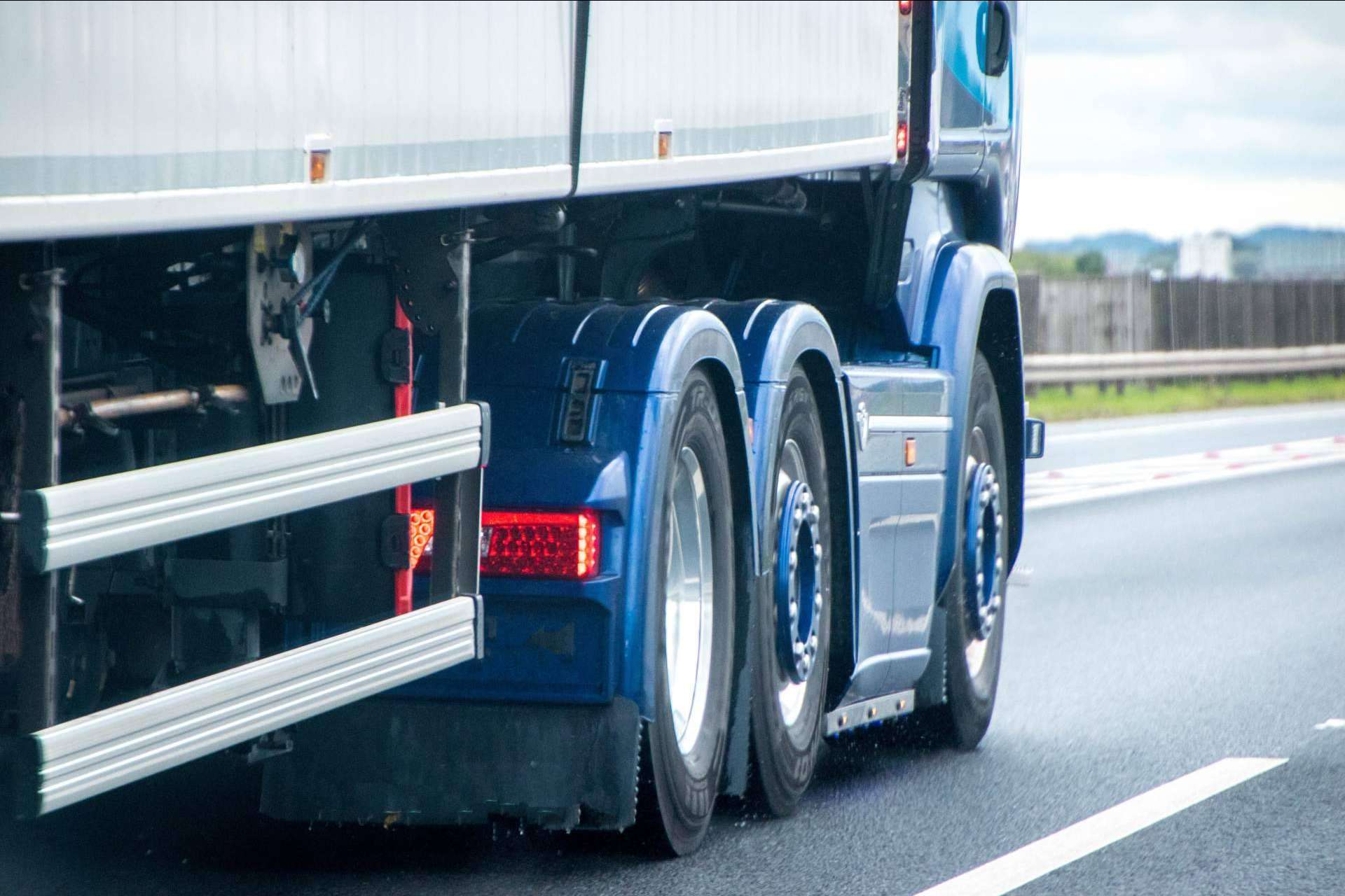 Mejorar el rendimiento de empresas de transporte y transportistas con los servicios que ofrece Gesticotrans