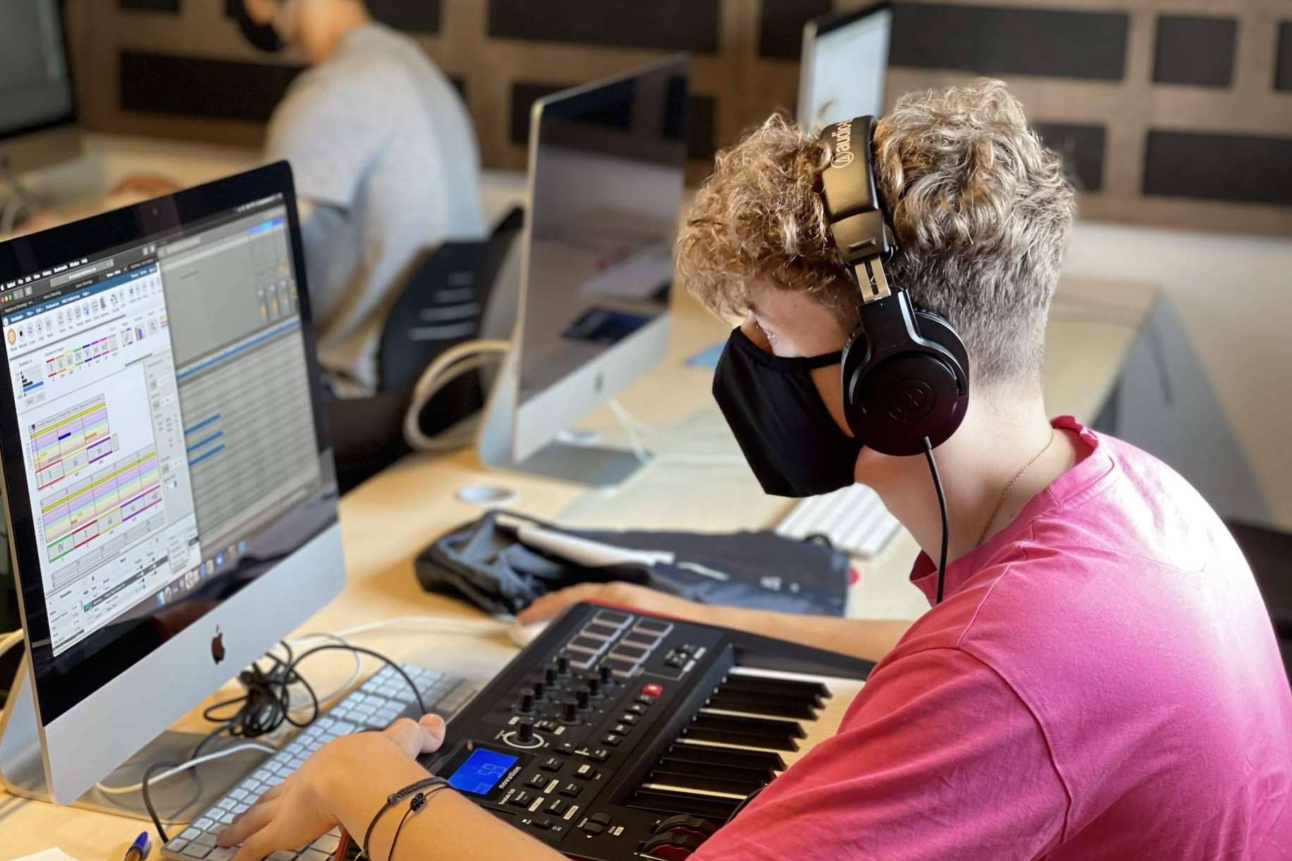 EUMES es una escuela de producción musical que se adapta a las nuevas tendencias del sector