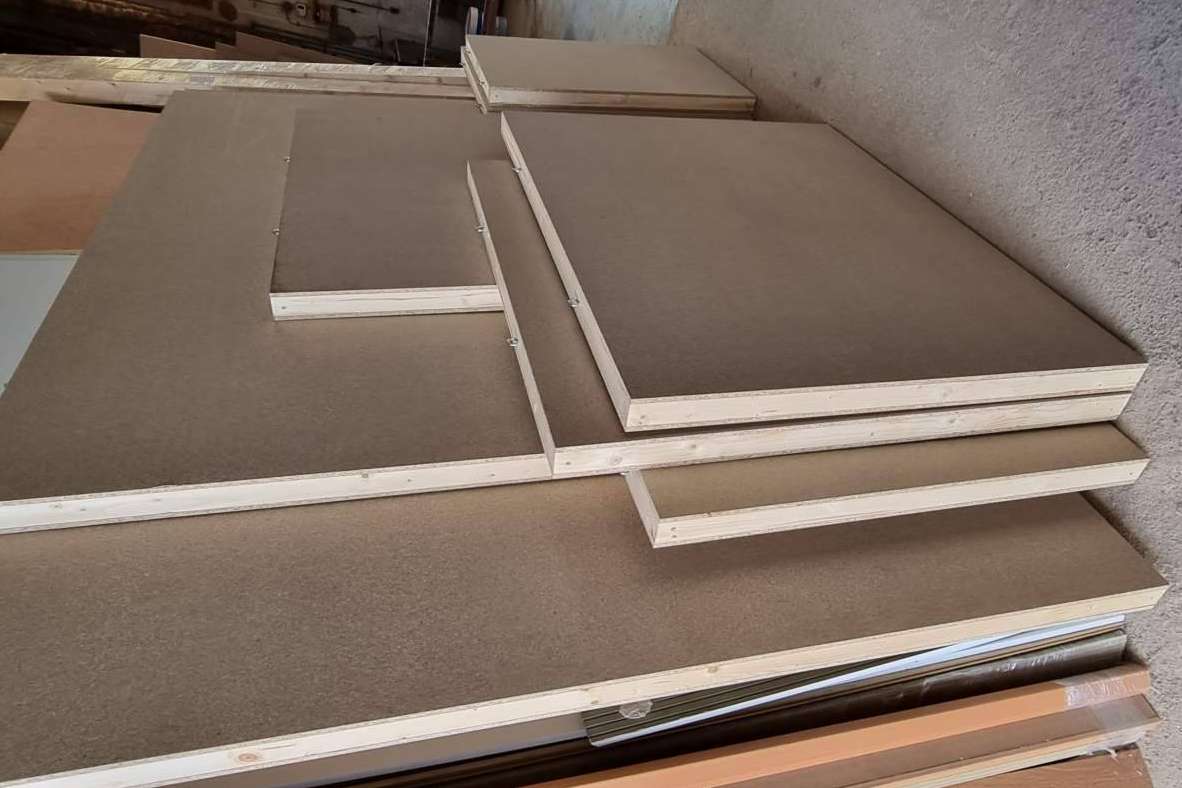 Las estructuras y muebles de madera sostenible de MNA Stands ganan presencia en los eventos