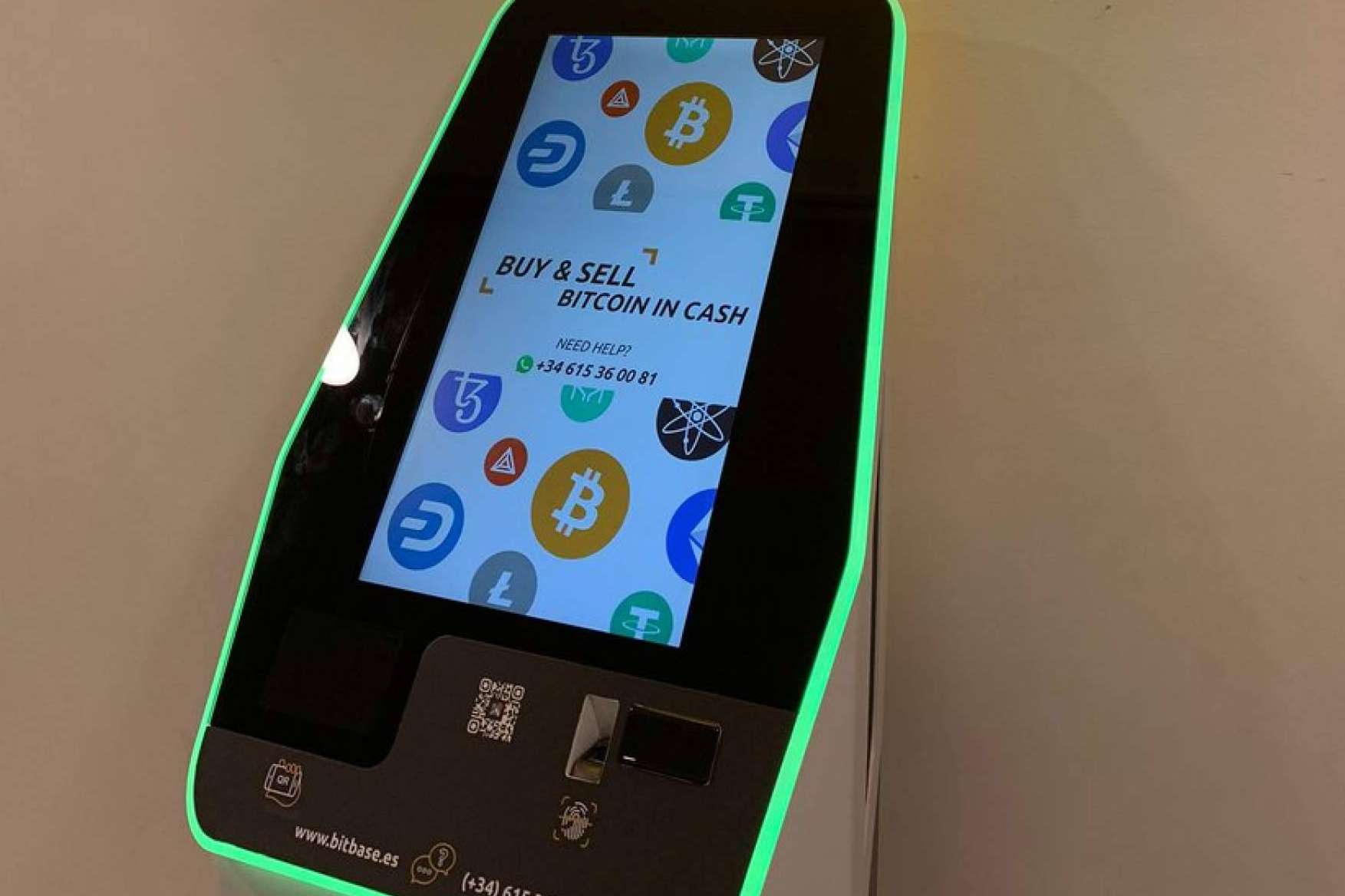 El nuevo cajero de bitcoin instalado en Reparación iPhone Sevilla, BitBase