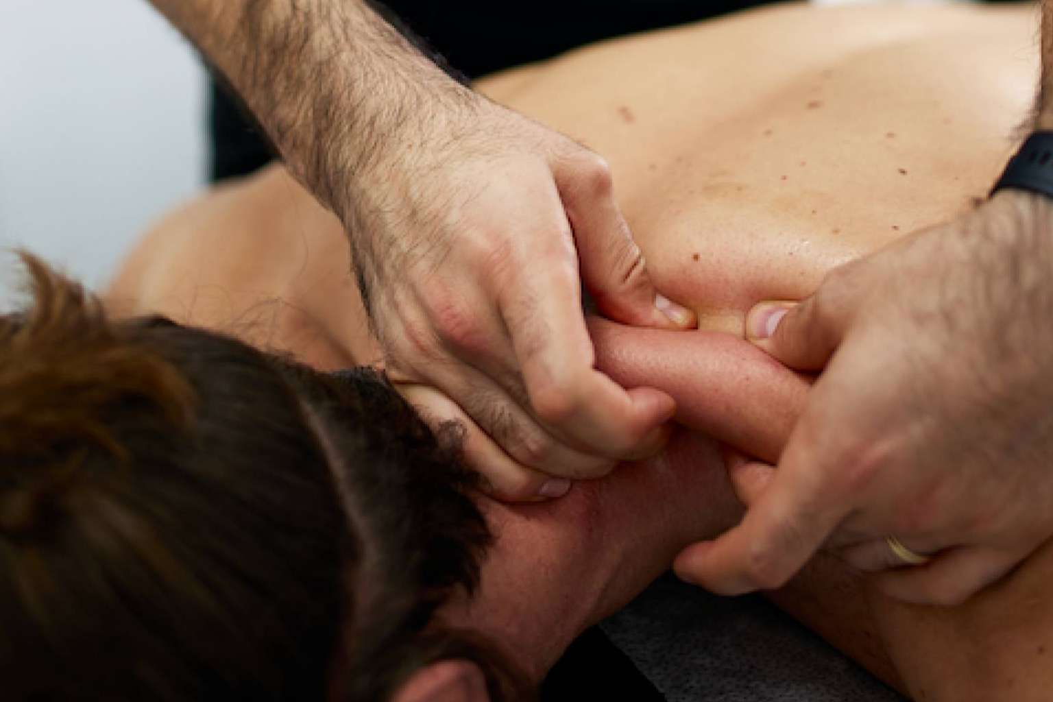 SOIFIT recomienda no acostumbrarse al dolor que causa una lesión cervical o lumbar