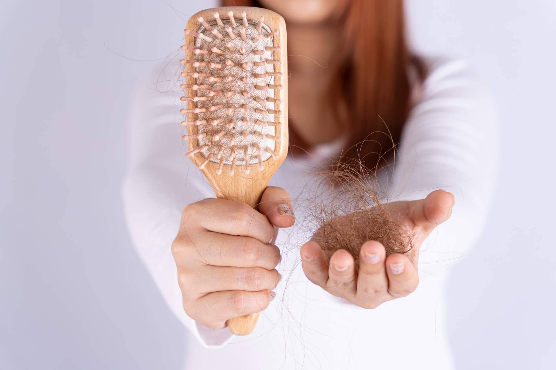 Los tratamientos para la caída del cabello del salón de belleza CharoConector Healthy Style