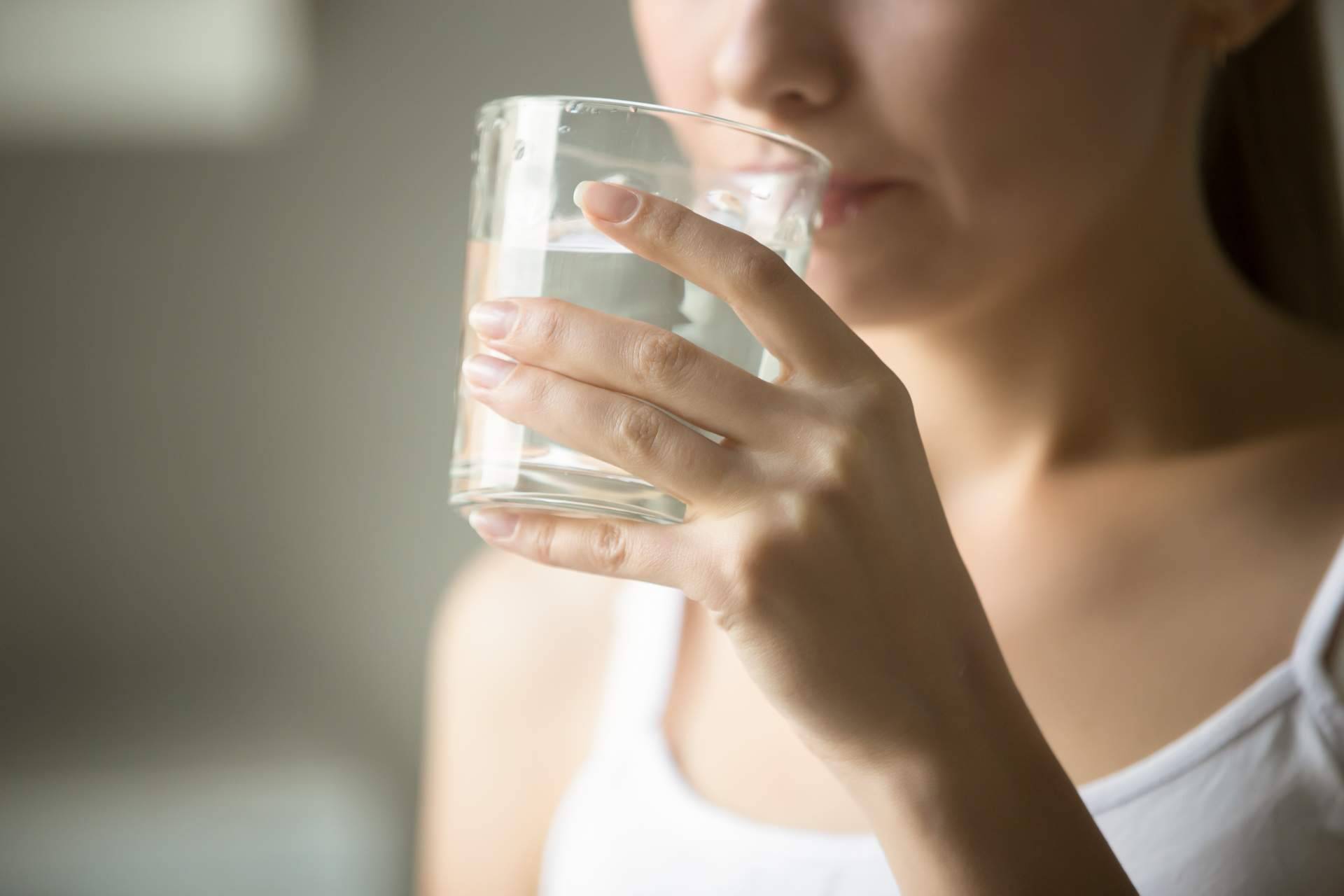El agua osmotizada y los beneficios de beber agua de calidad según Atrium Salud