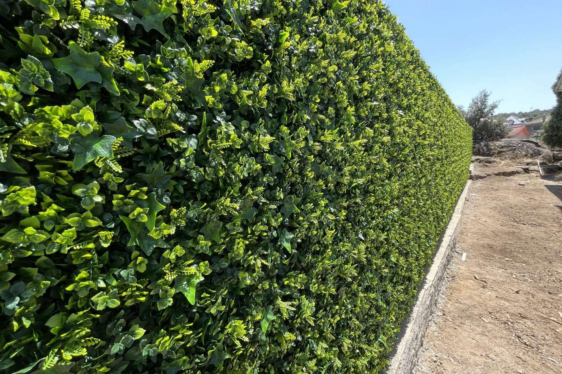 Llenar de frescura los espacios con los jardines verticales artificiales de Ingrass
