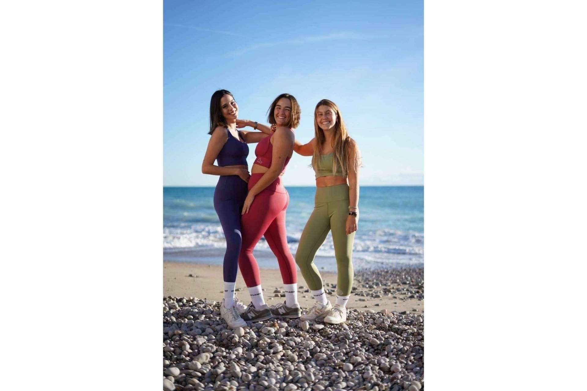 Prendas deportivas a partir de plástico reciclado de la mano de Fitplanet, la marca de moda sostenible en Barcelona
