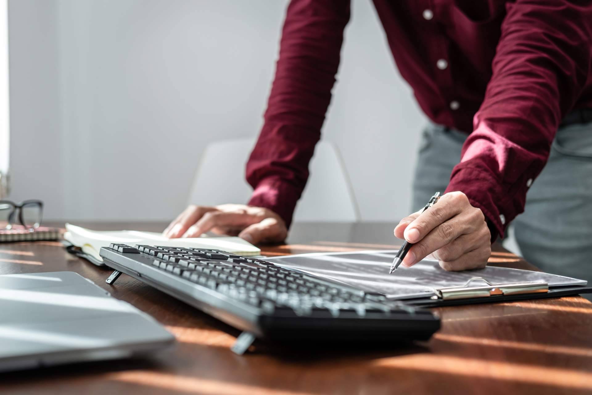 Cuáles son los mejores CRM del momento según Israel Huerta, experto en marketing digital