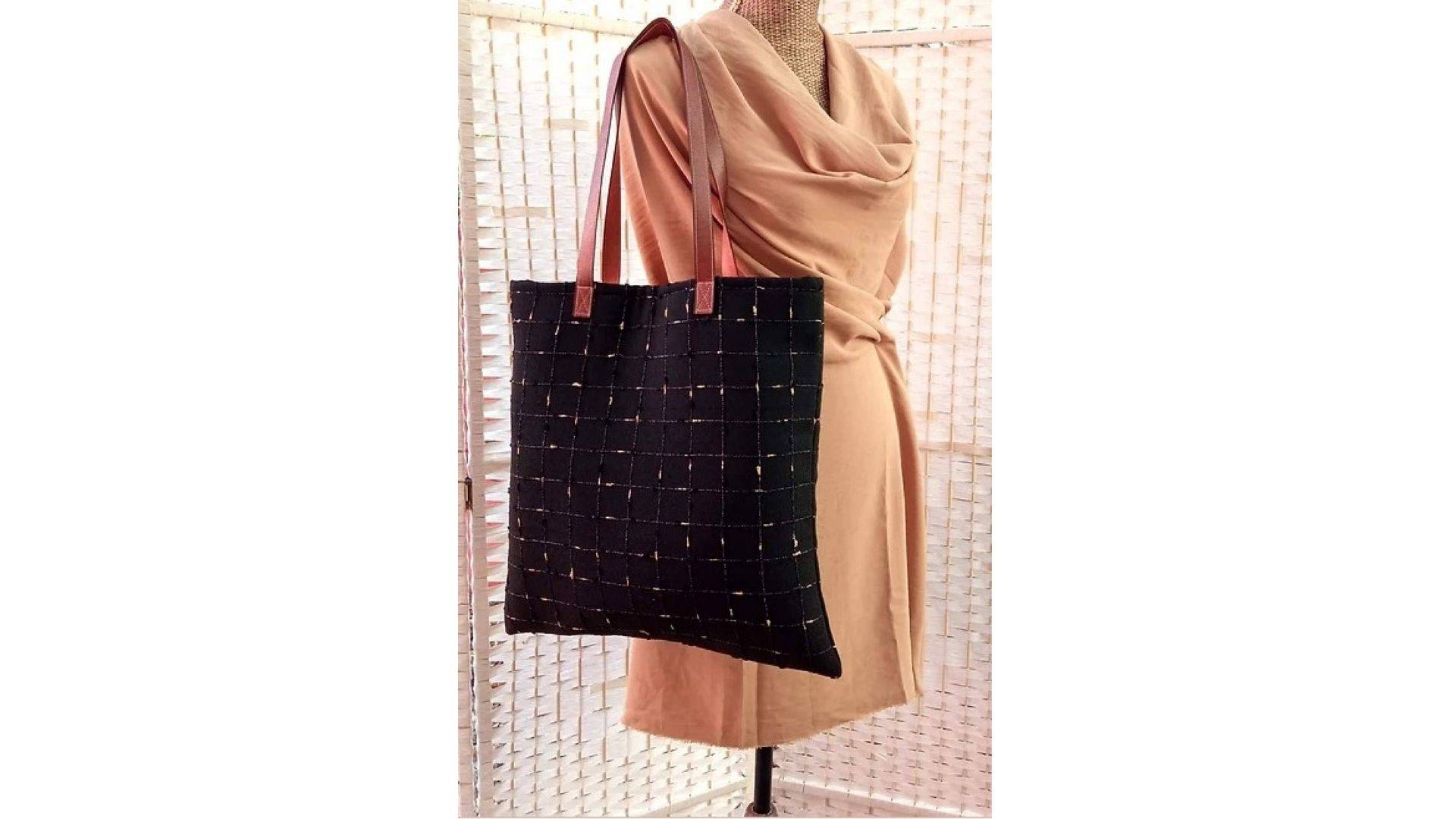 Inirt Atelier crea diseños exclusivos y elegantes de tote bags para complementar cualquier look