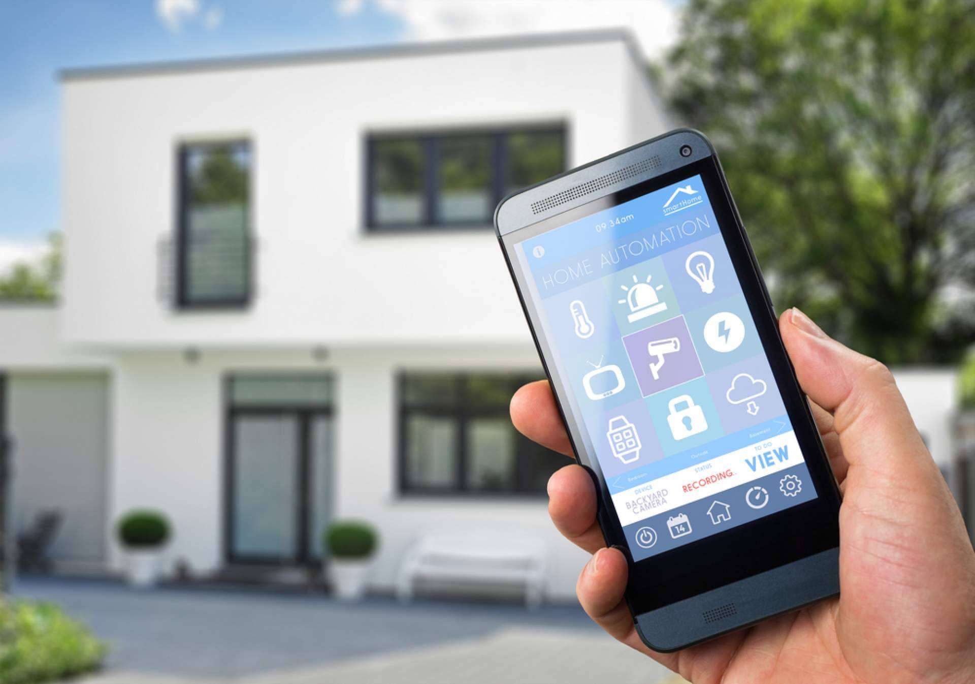 La ventaja de convertir un hogar en una smart home, con IKOSAS