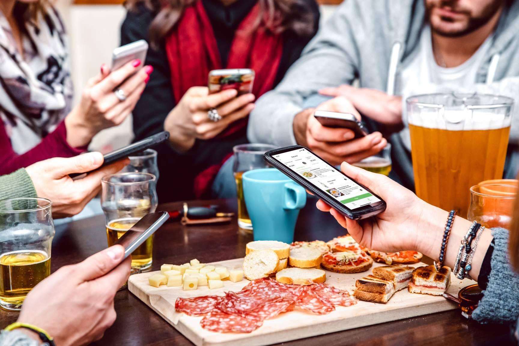 Pedir y pagar desde el móvil ya es posible a través de la carta digital con Order In