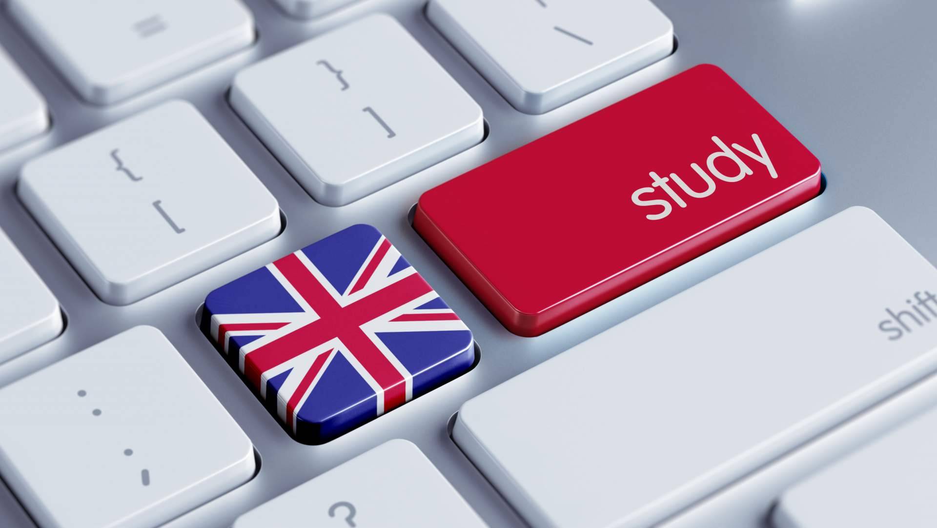 La institución American Language Academy brinda probar gratis clases de inglés online flexibles premiadas