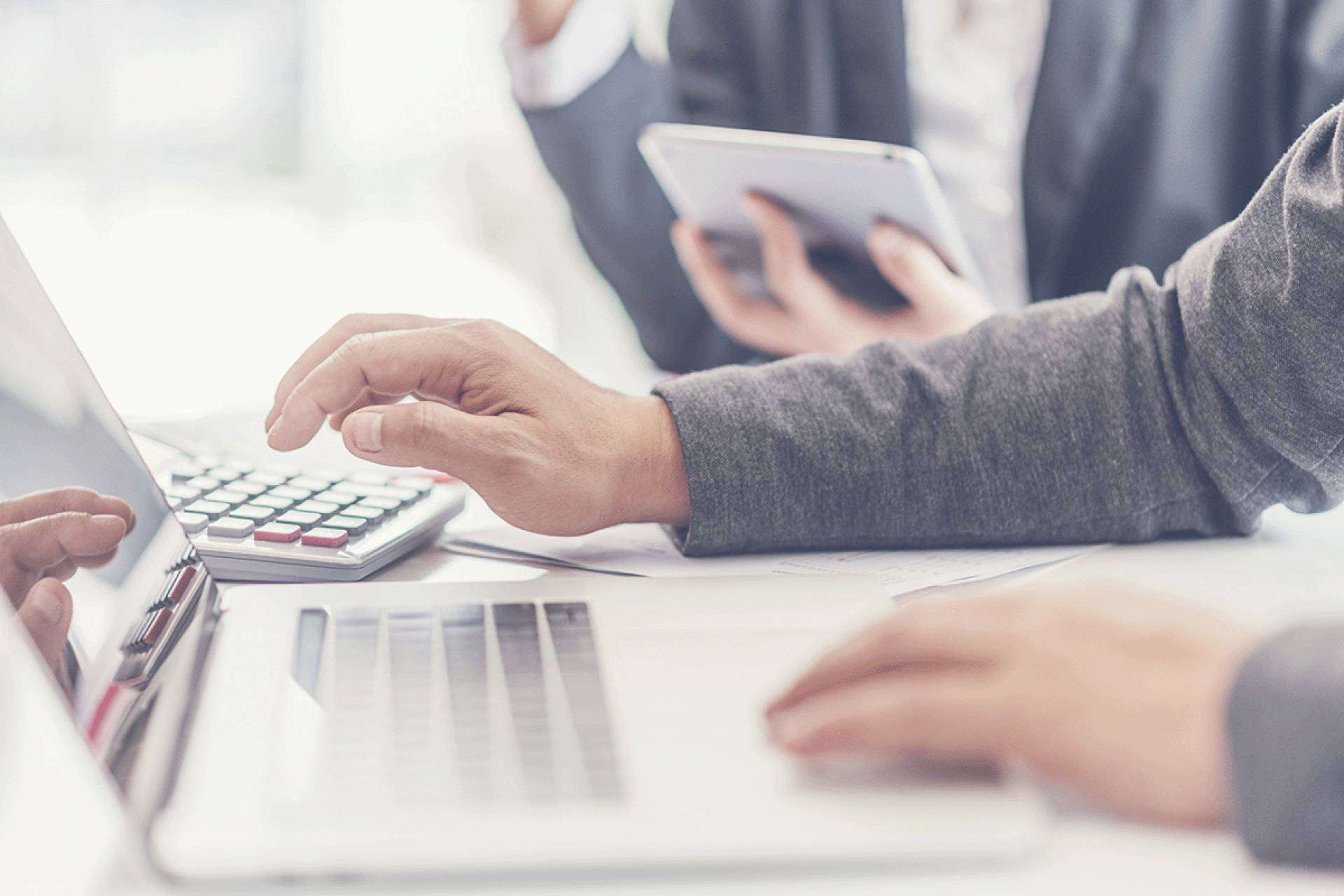 Key Iberboard explica en qué consiste el contrato eventual por circunstancias de la producción