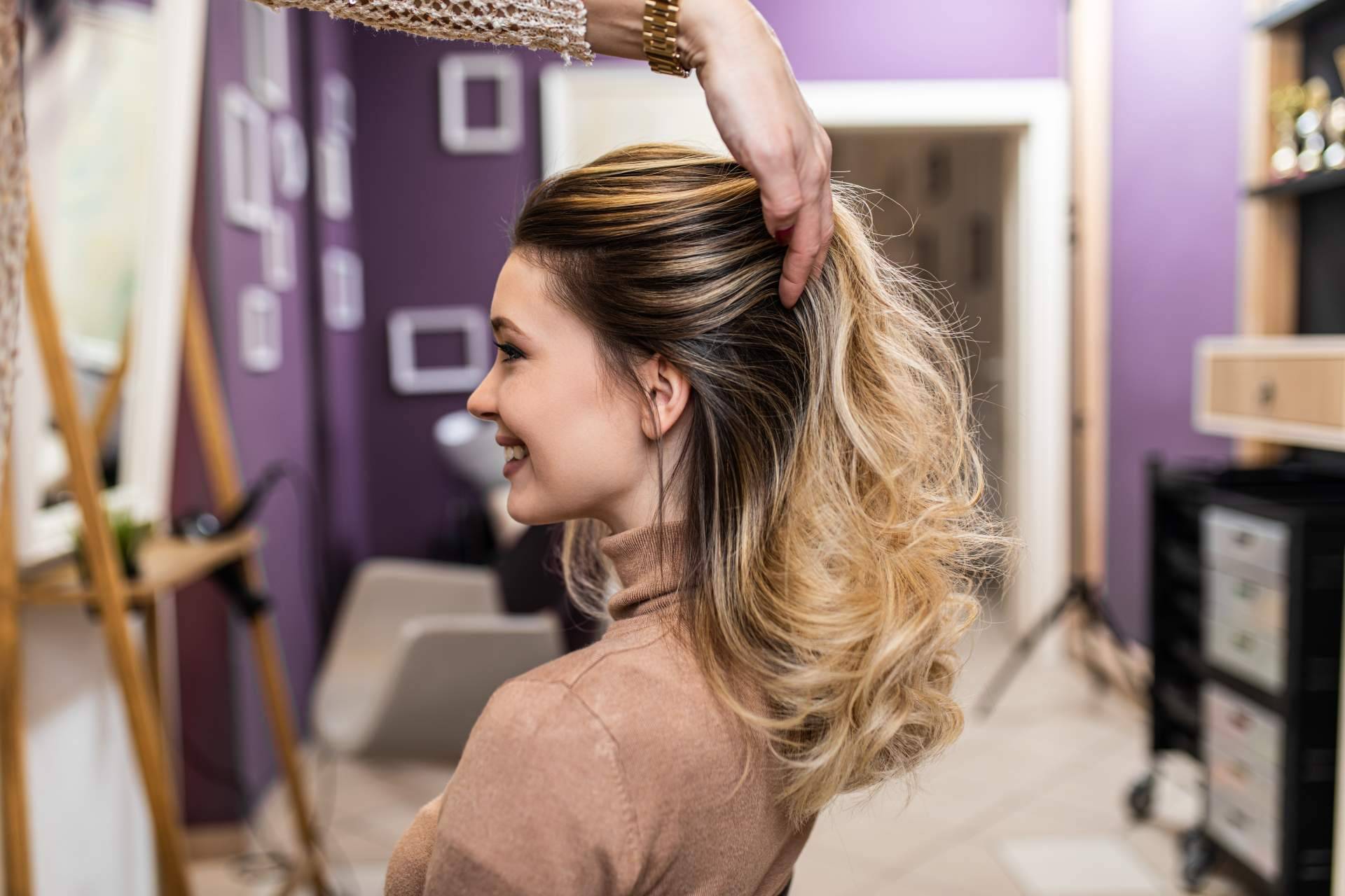 Formación para profesionales de peluquería de la marca Elgon, con el proveedor Hair Shop