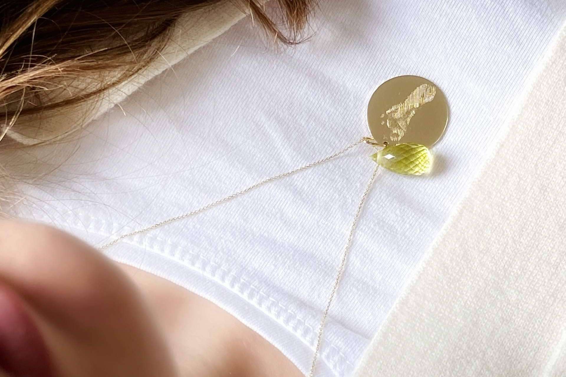Regalar amor con las joyas personalizadas con la huella grabada de Dejando Huella Joyas