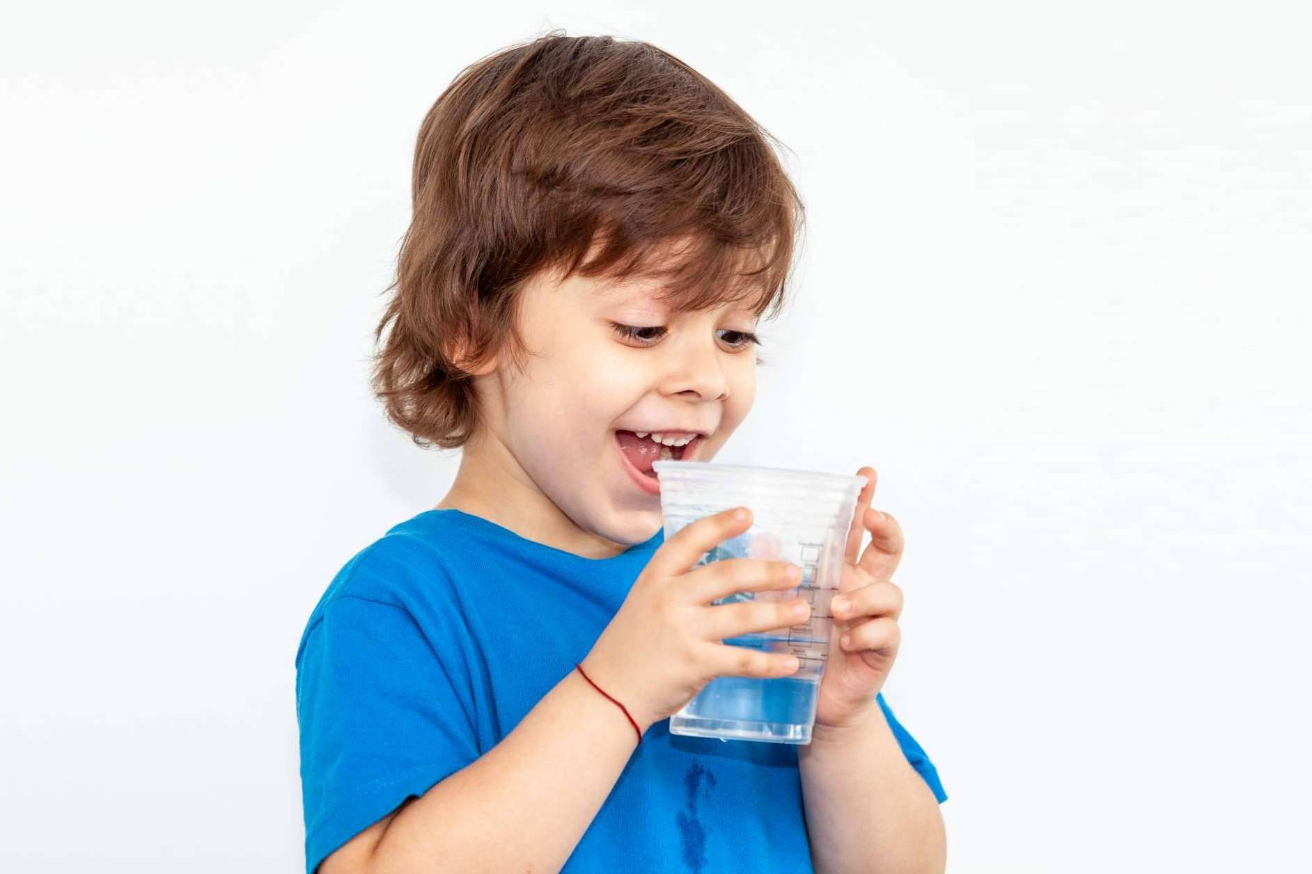 Acquajet facilita la correcta hidratación de los niños con sus fuentes de agua para el hogar