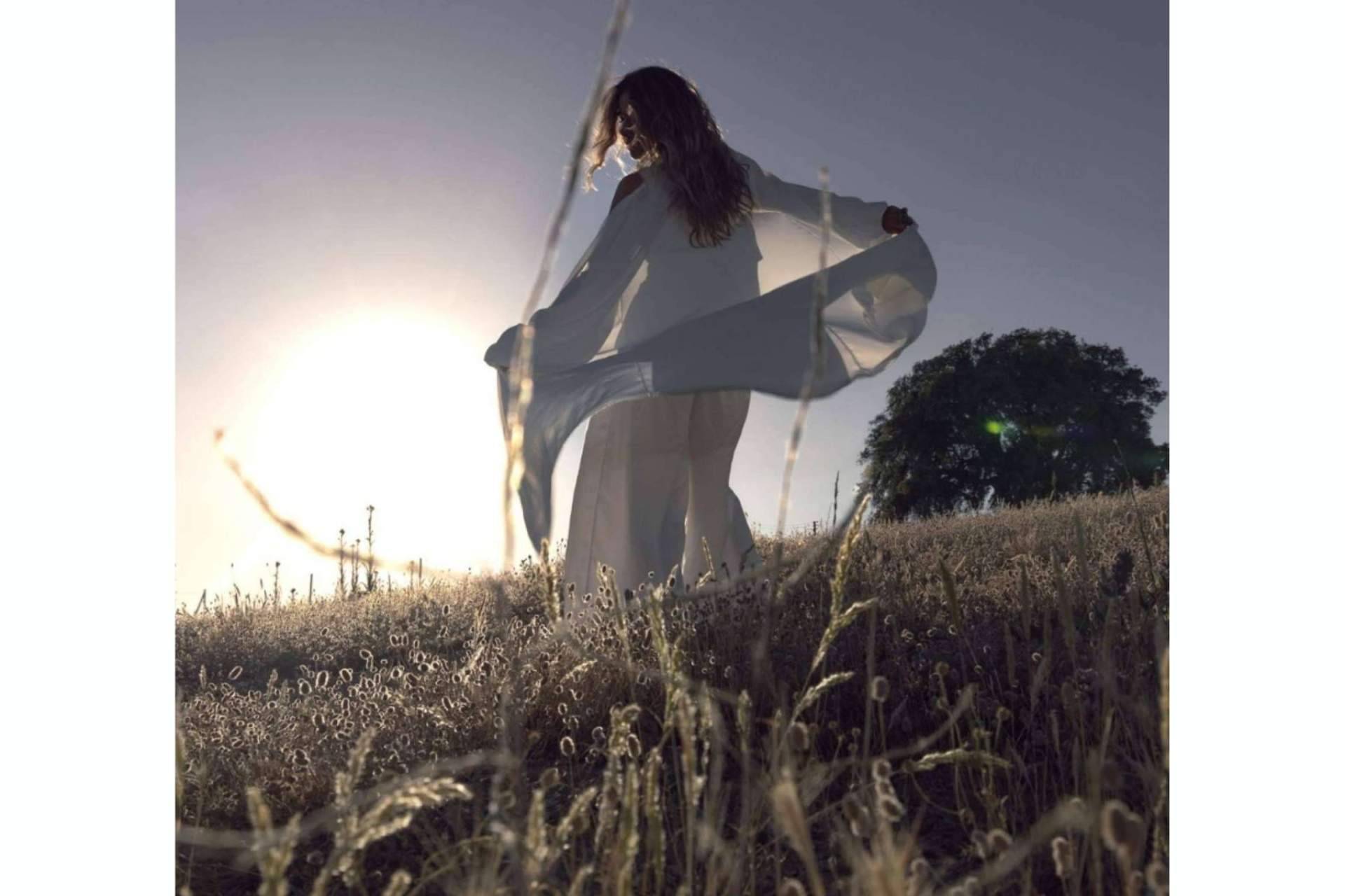 Martha Sáenz, una artista que emplea el surrealismo para plasmar sus experiencias