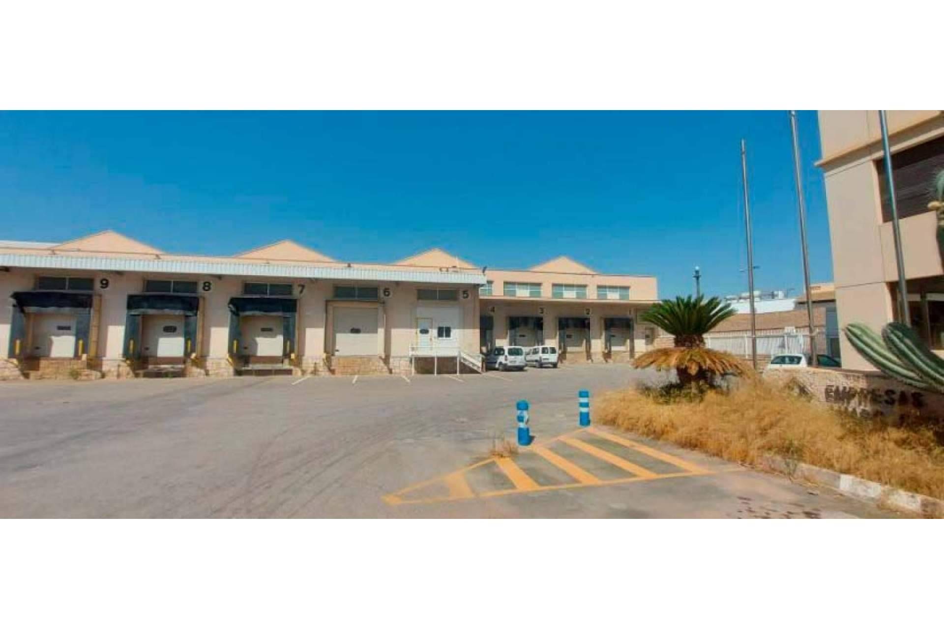 Se subasta una nave industrial en Alicante valorada en más de 9 millones de euros