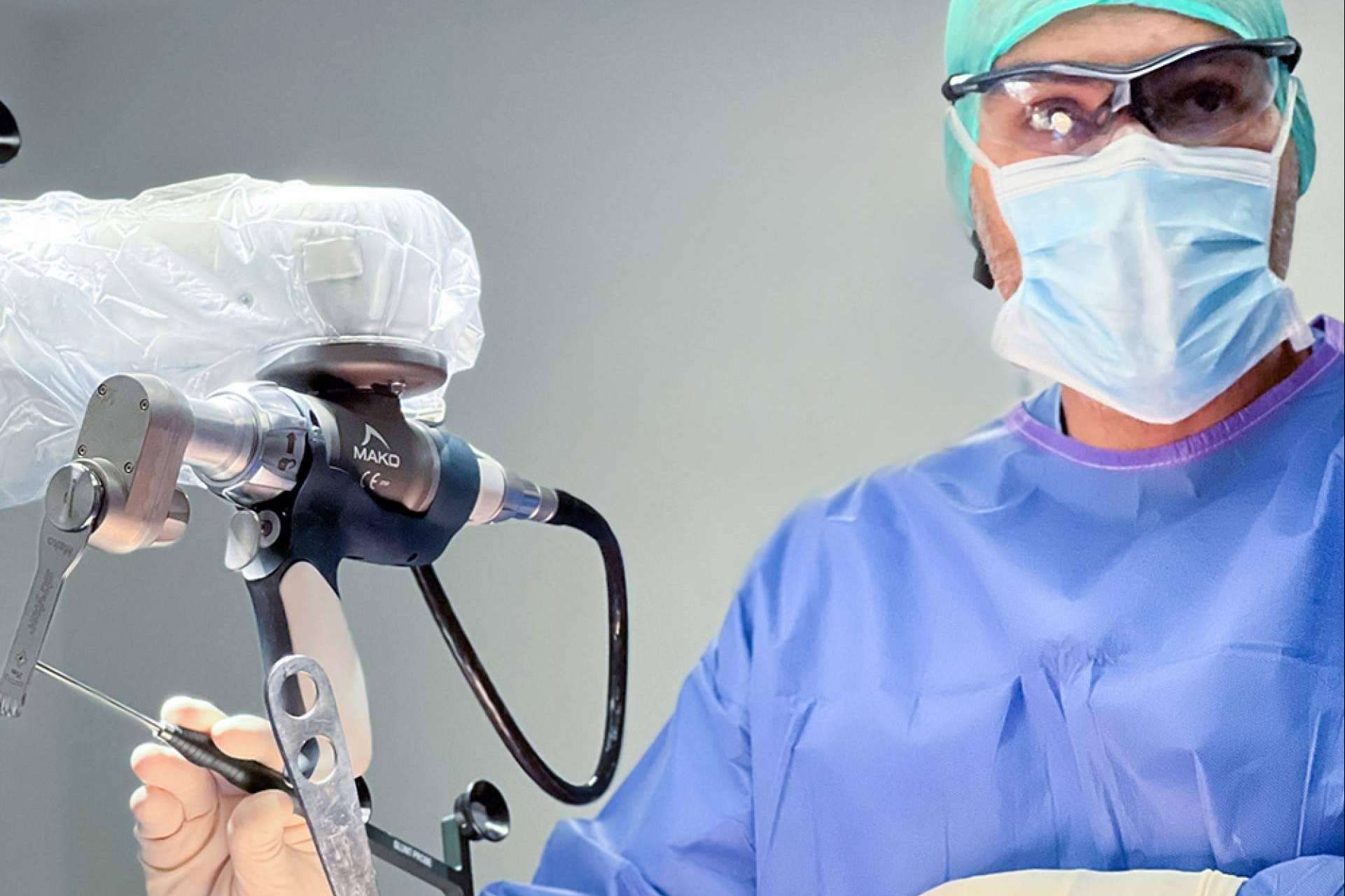 Operaciones de prótesis de cadera y rodilla con Mako SmartRobotics, de la mano del Doctor Del Canto