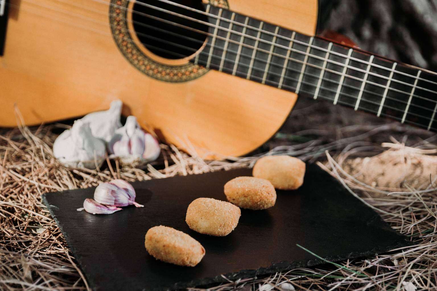 Comprar croquetas gourmet a domicilio listas para freír en La Croqueta del Abuelo