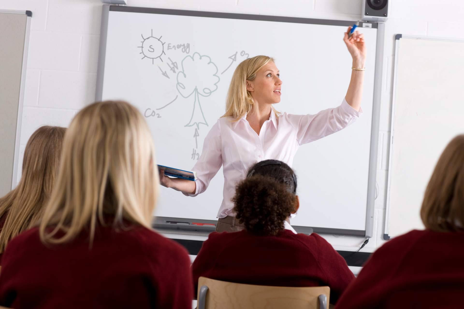 Para conseguir la certificación de la EOI, EOI Por Libre abre las inscripciones en los cursos 2023