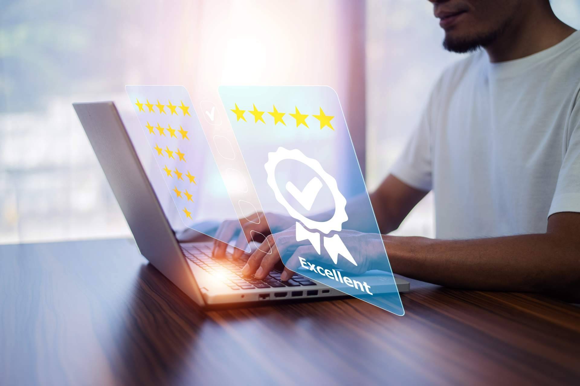 Antes de comprar, ¿dónde verifican los clientes si una empresa es fiable?