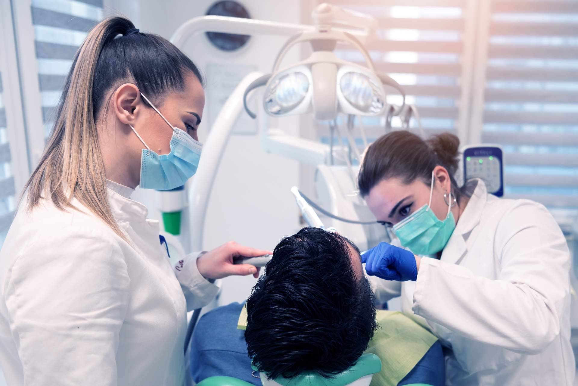 ¿Qué es la rehabilitación dental?, según los expertos de Clínica Dental Delgado