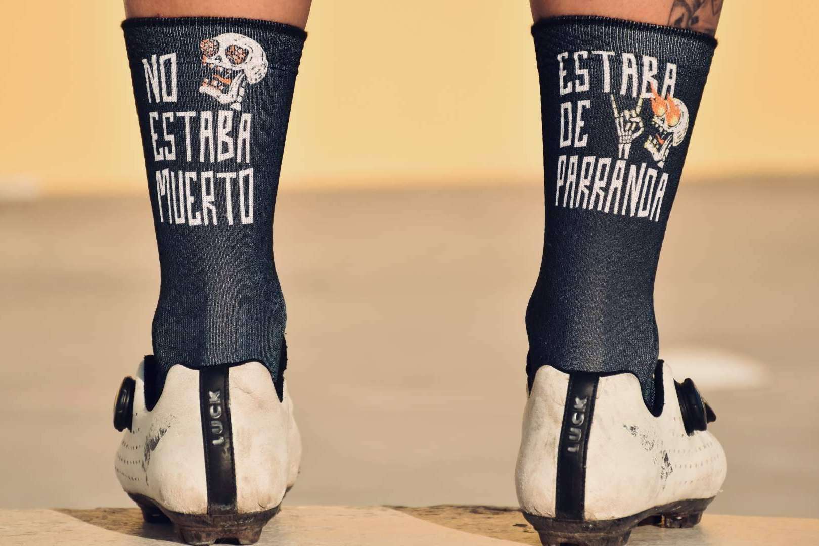 Calcetines personalizables de gran calidad para amantes del deporte, en Maldita Buena Suerte