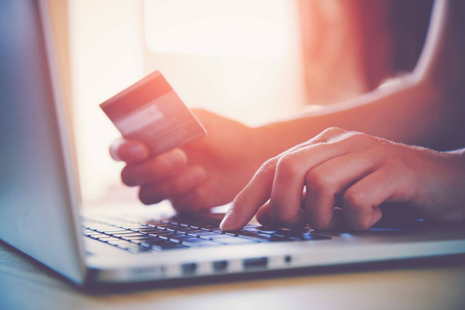 ¿Cómo evitar estafas en la compraventa en internet?, con Anuto