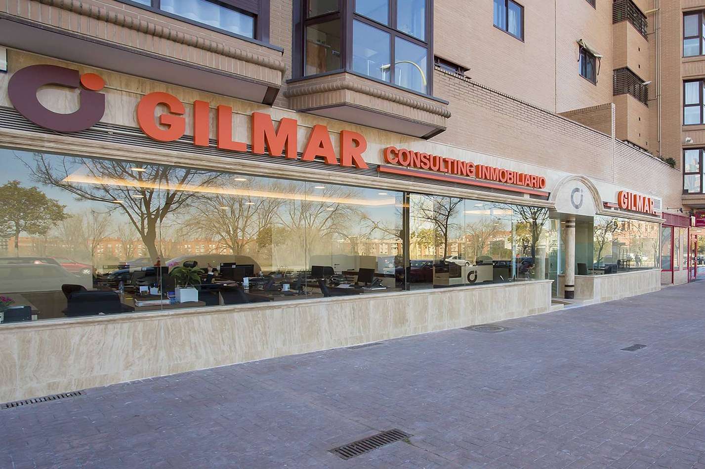 ¿Cuáles son las perspectivas de la inmobiliaria GILMAR para el 2023?