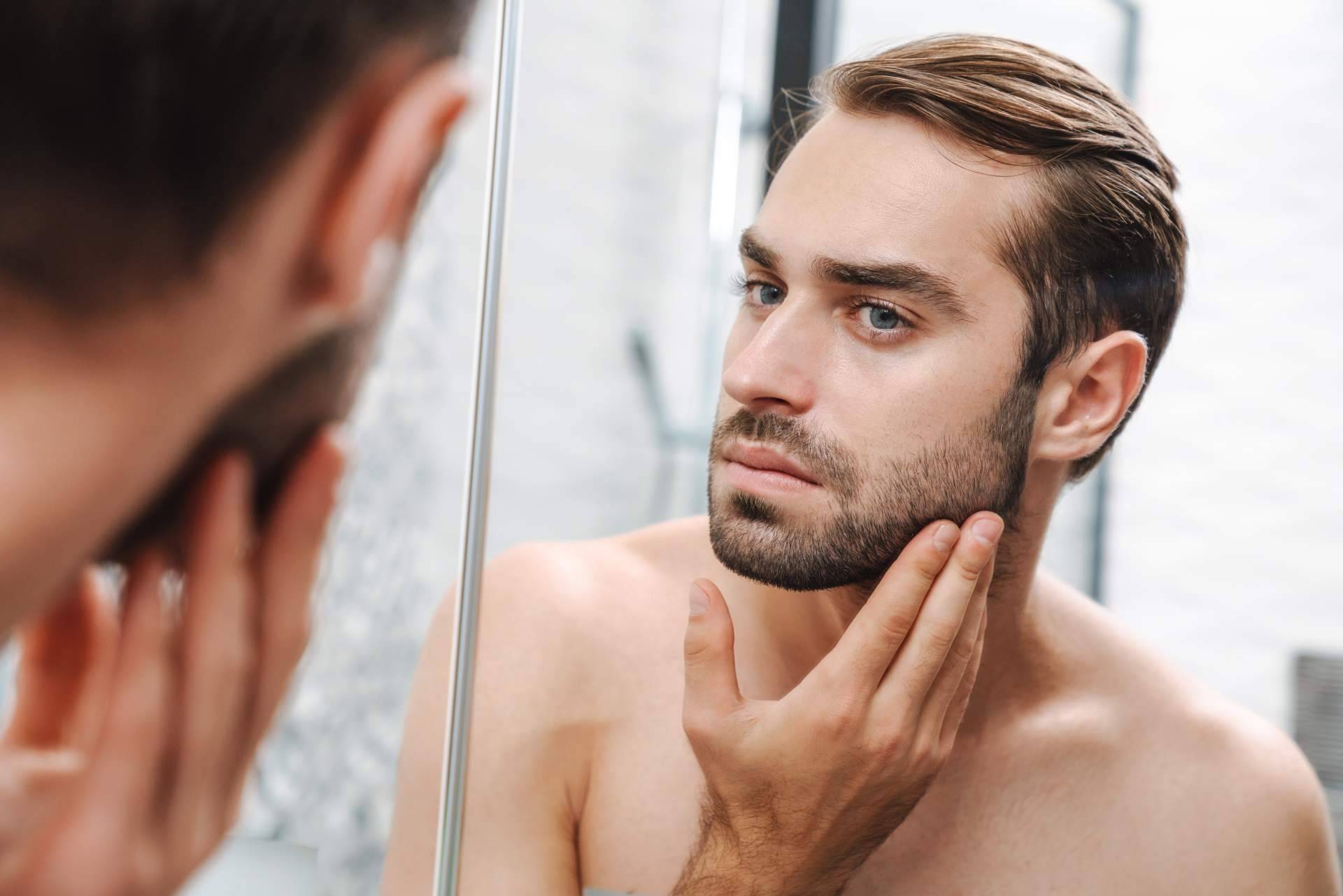 Productos cosméticos imprescindibles en la rutina de belleza para hombre