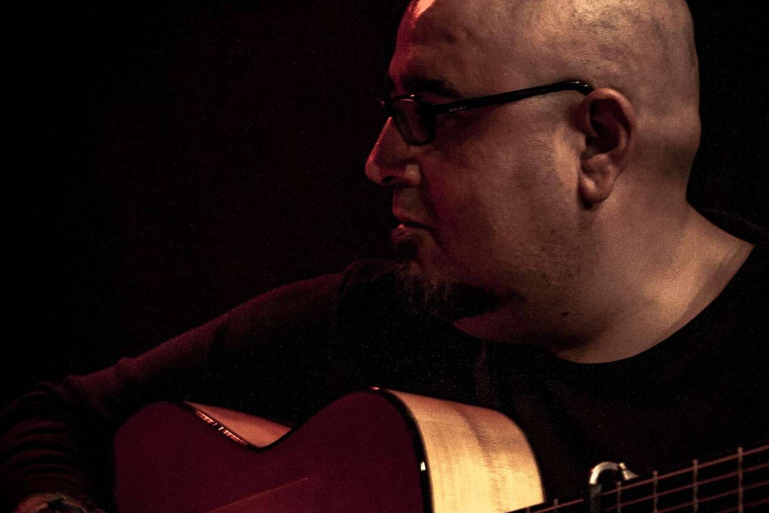 Aprender a tocar la guitarra, un propósito de año nuevo fácil de lograr de la mano de Aprendeguitarra.es