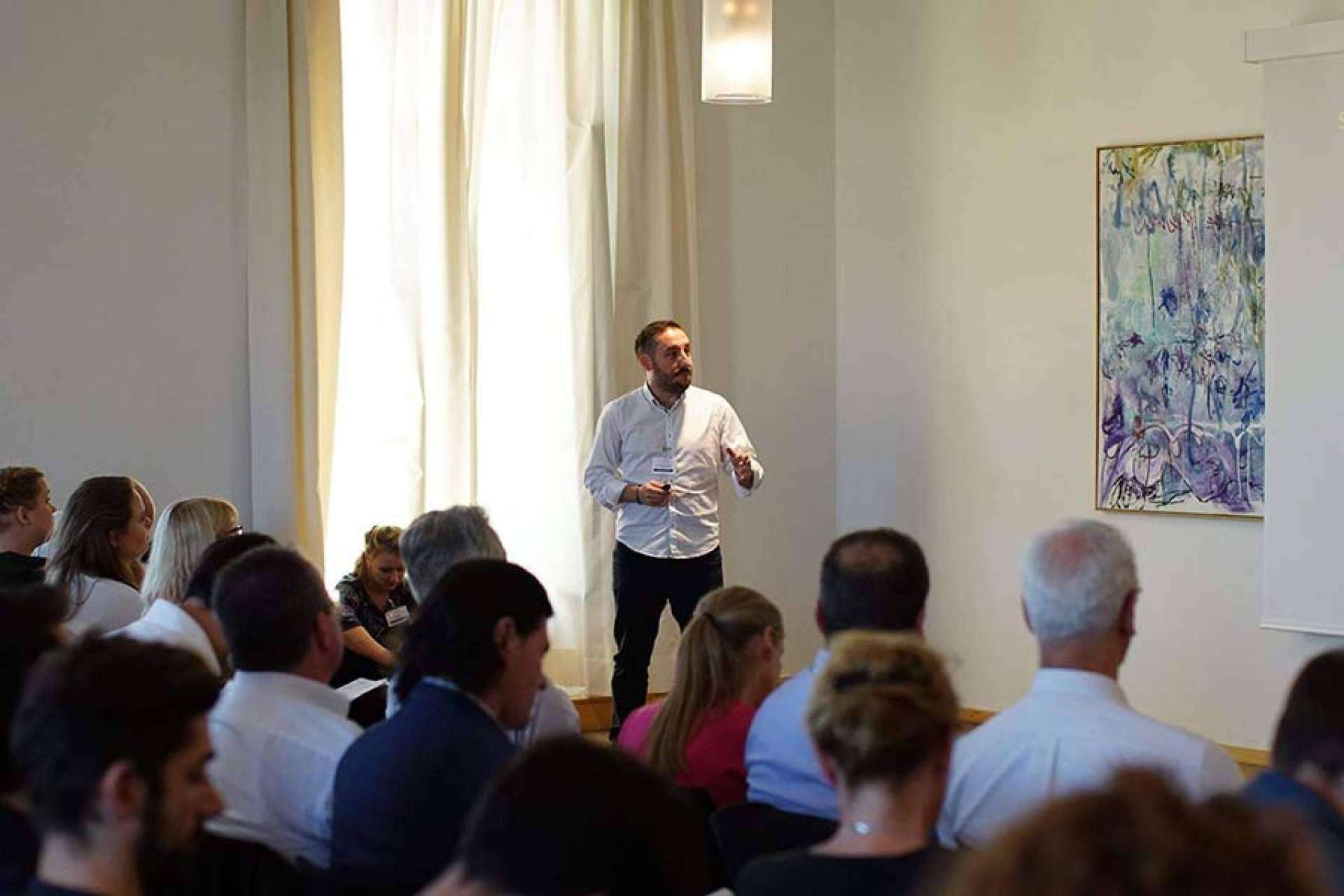 ¿Cómo conseguir un negocio más próspero?, por el consultor de empresas José David Fernández