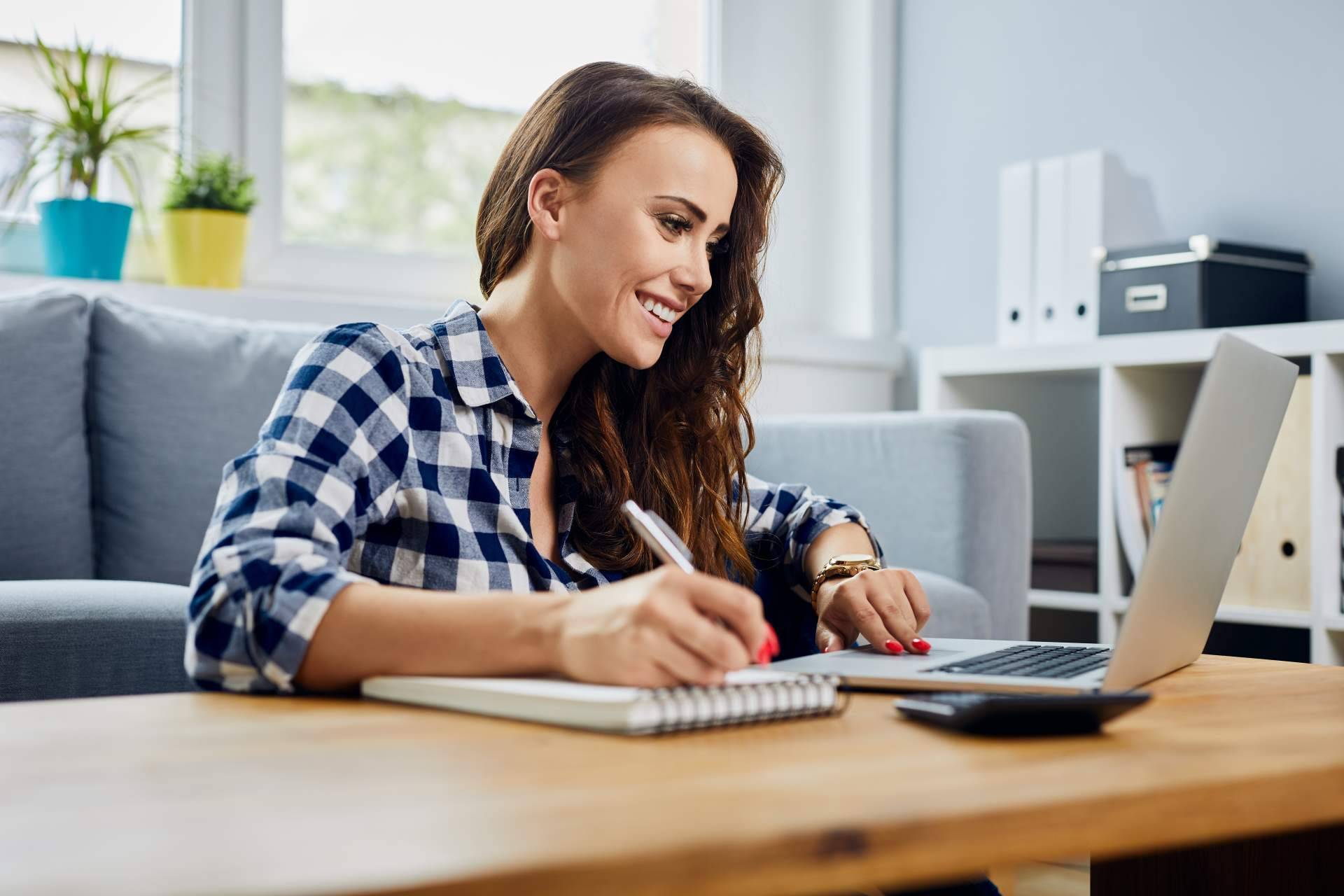 ¿Cómo encontrar pisos para estudiantes de una manera rápida, segura y personalizada en España? LIVE4LIFE