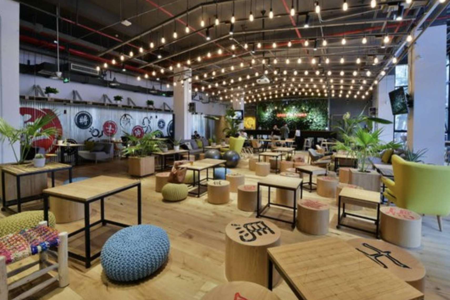Especialistas en diseño de interiores para oficinas con la metodología Agile Office, por DXMID