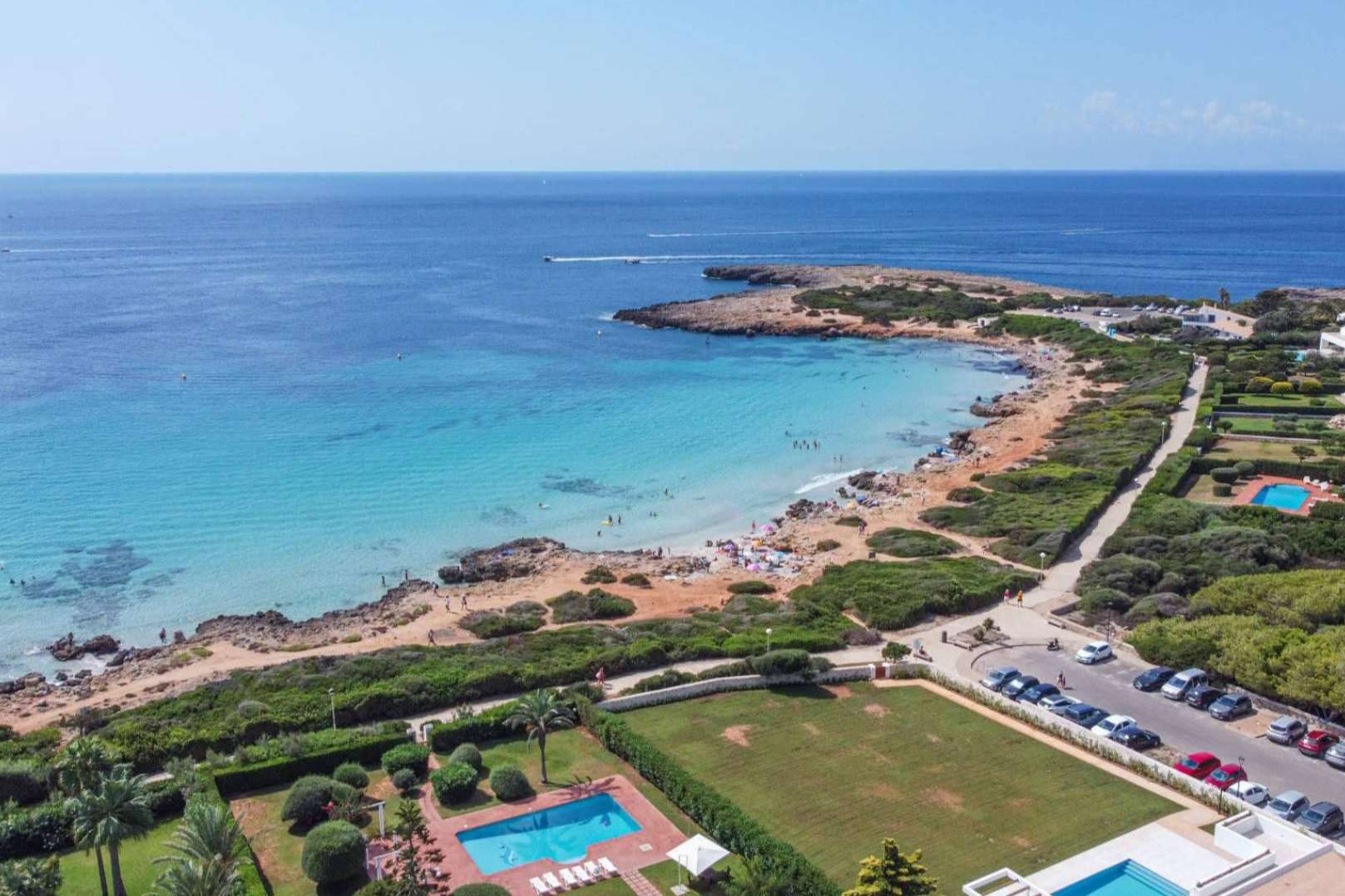La agencia inmobiliaria que brinda una gran variedad de casas en Menorca es Home Menorca